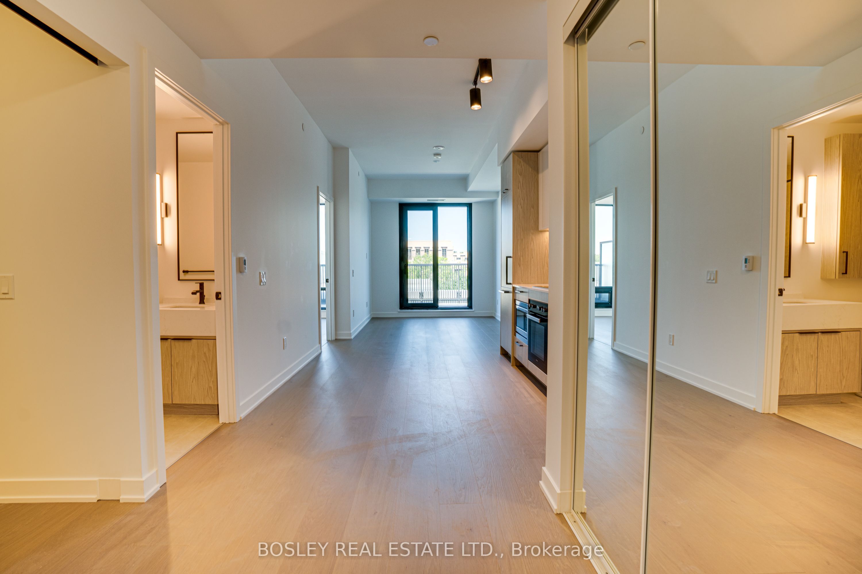 91 Montclair Avenue 812, Toronto, ON M5P 0B1 photo 2