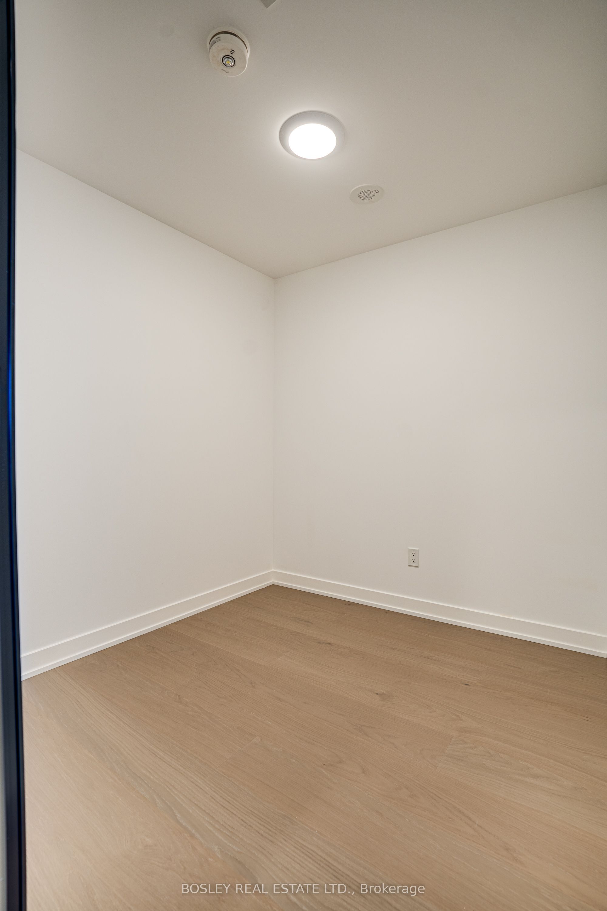 91 Montclair Avenue 812, Toronto, ON M5P 0B1 photo 5