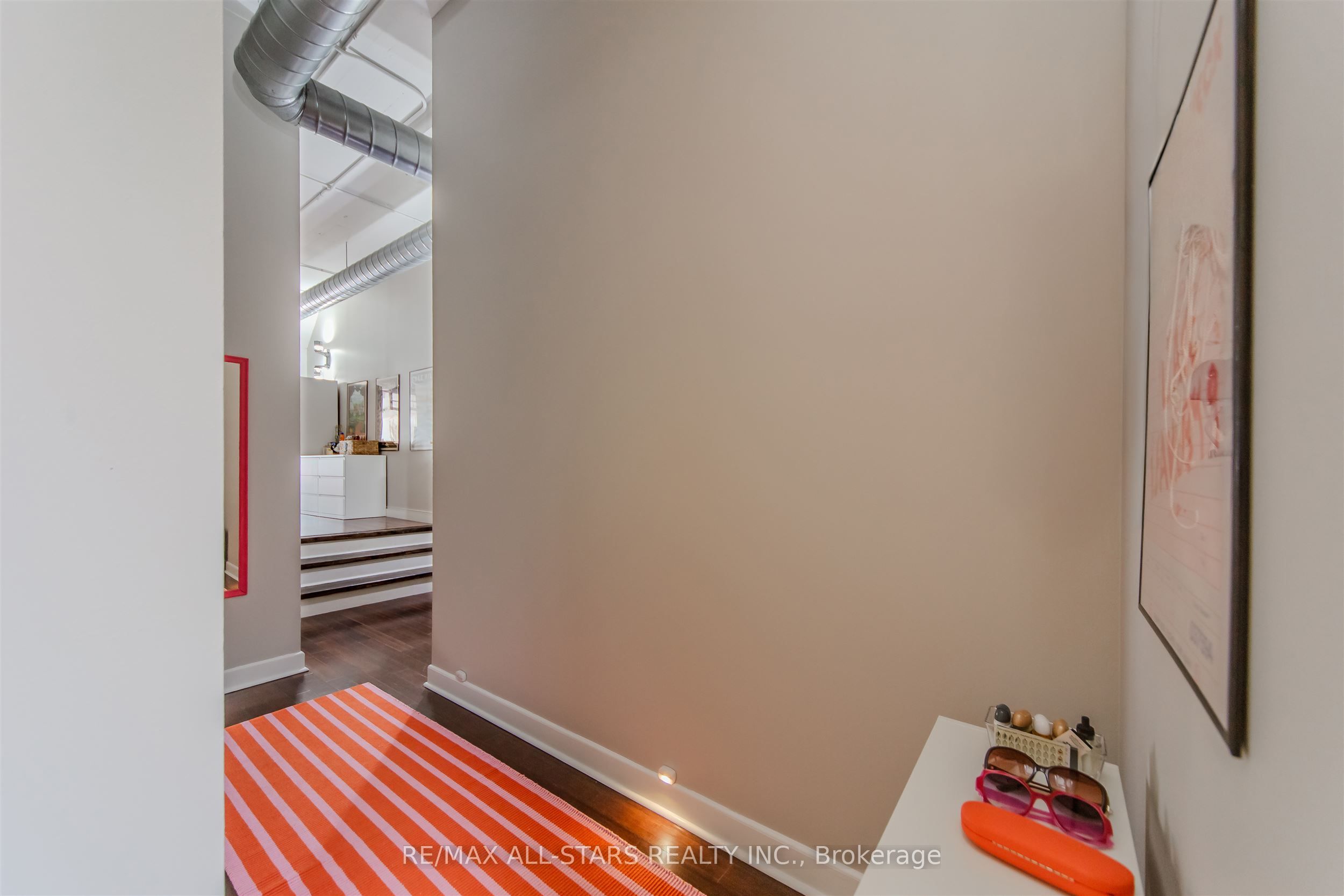 155 Dalhousie Street 827, Toronto, ON M5B 2P7 photo 5