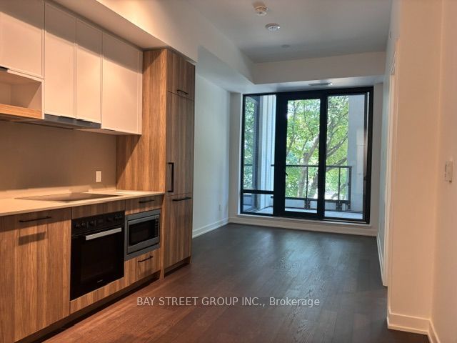 91 Montclair Avenue 1503, Toronto, ON M5P 0B1