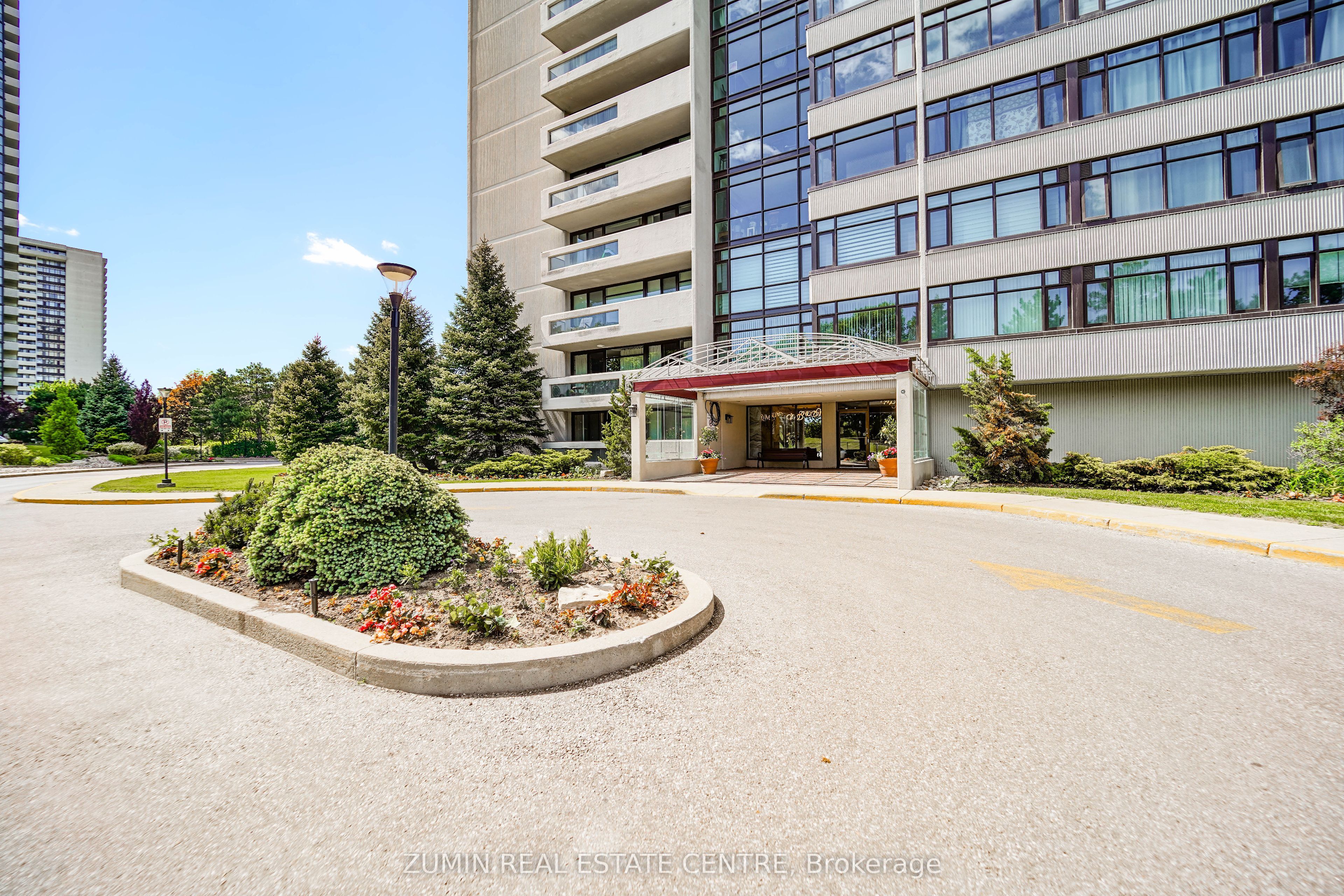 1555 E Finch Avenue E 602, Toronto, ON M2J 4X9 photo 3