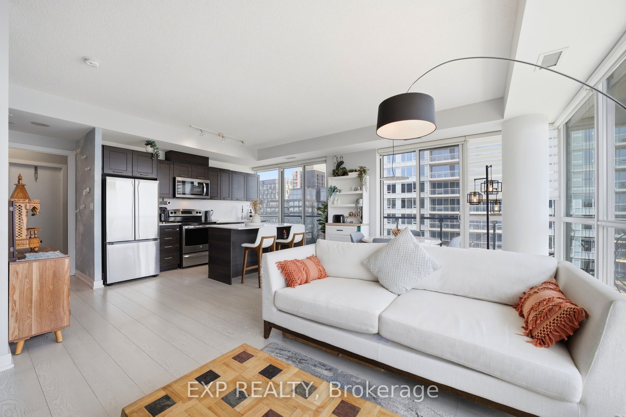 20 Bruyeres Mews LPH07, Toronto, ON M5V 0G8 photo 4