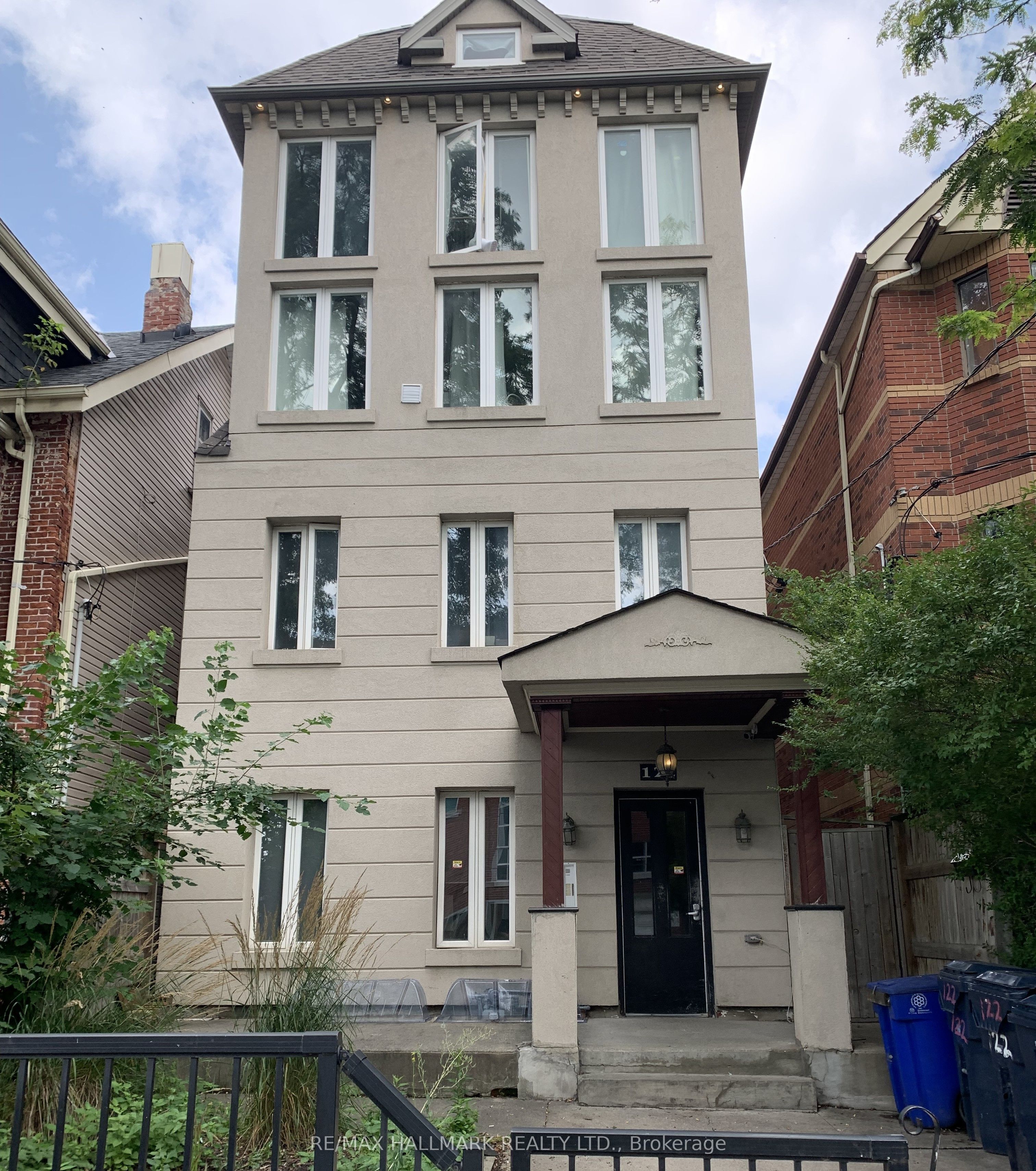 122 Baldwin Street 2, Toronto, ON M5T 1L6
