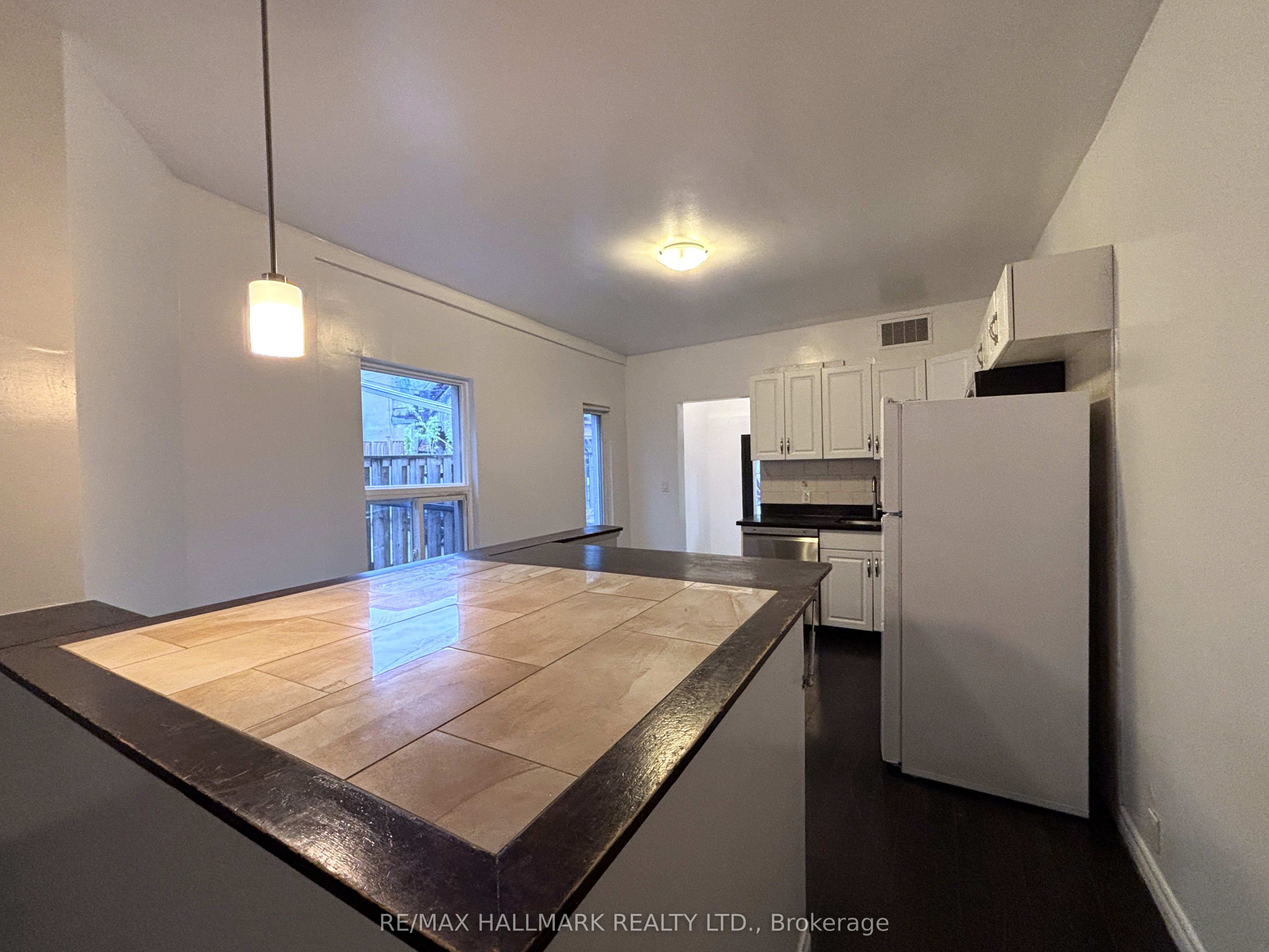 122 Baldwin Street 2, Toronto, ON M5T 1L6 photo 4