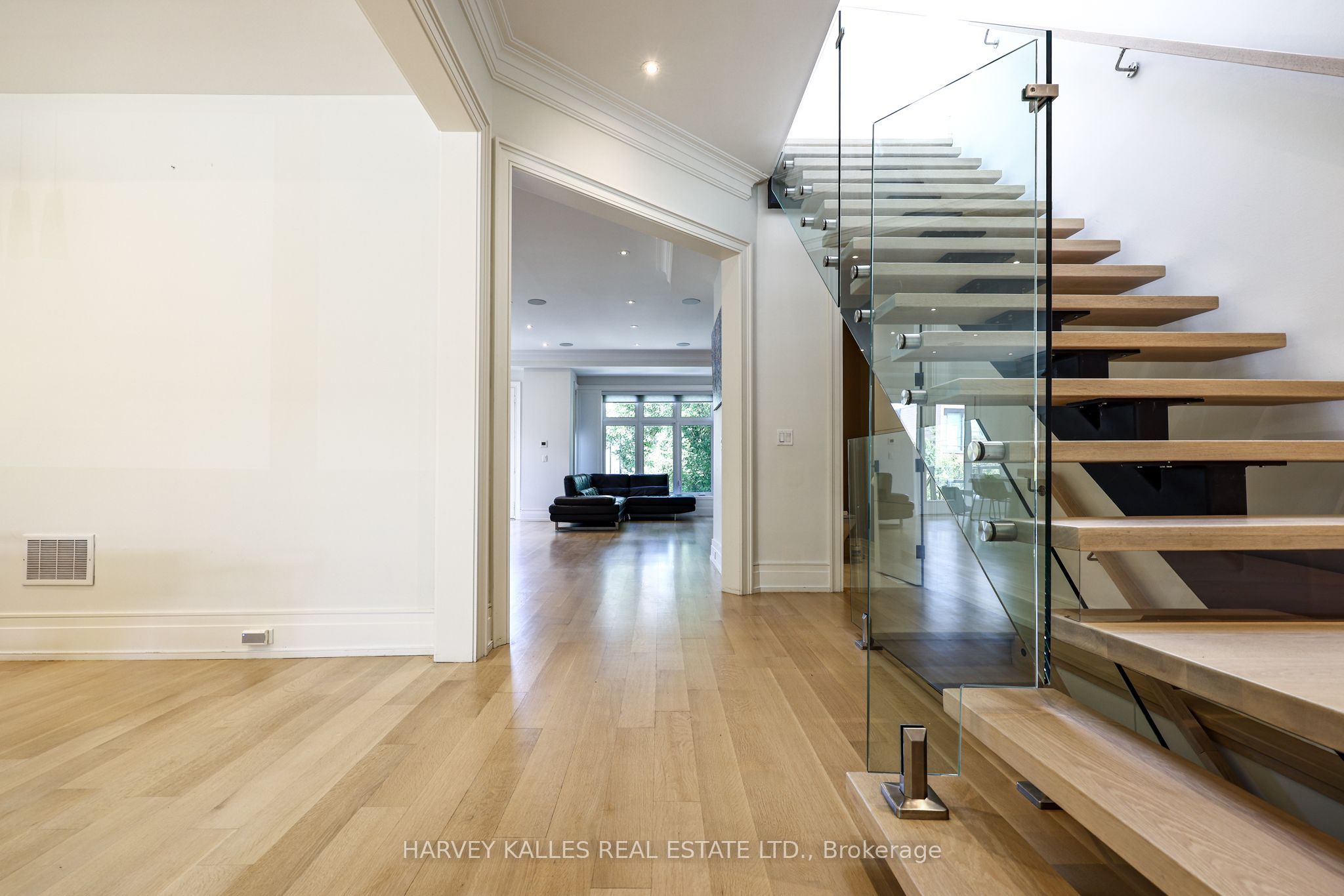 42 Carmichael Avenue, Toronto, ON M5M 2W7 photo 5