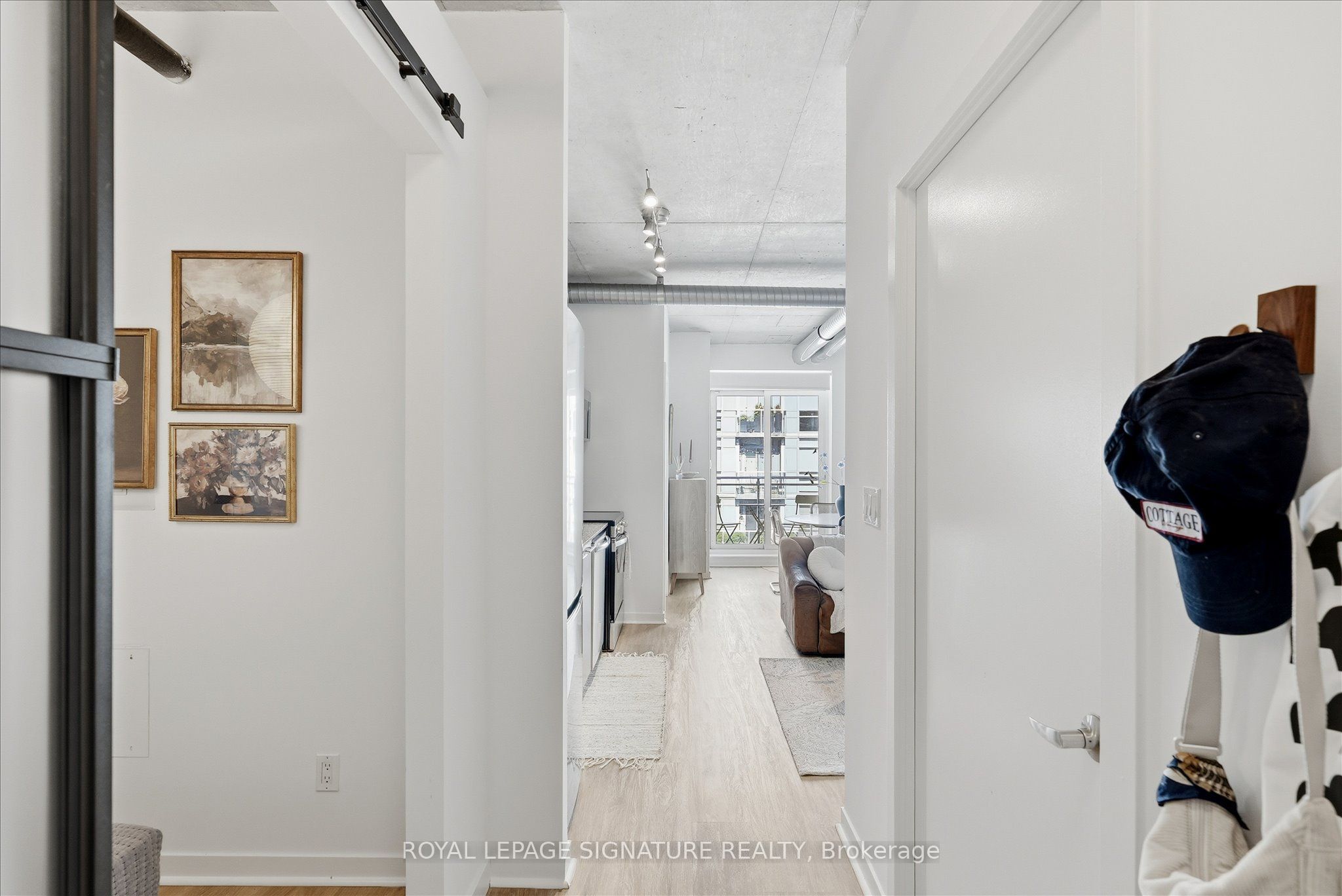 170 Sudbury Street 807, Toronto, ON M6J 0A1 photo 2