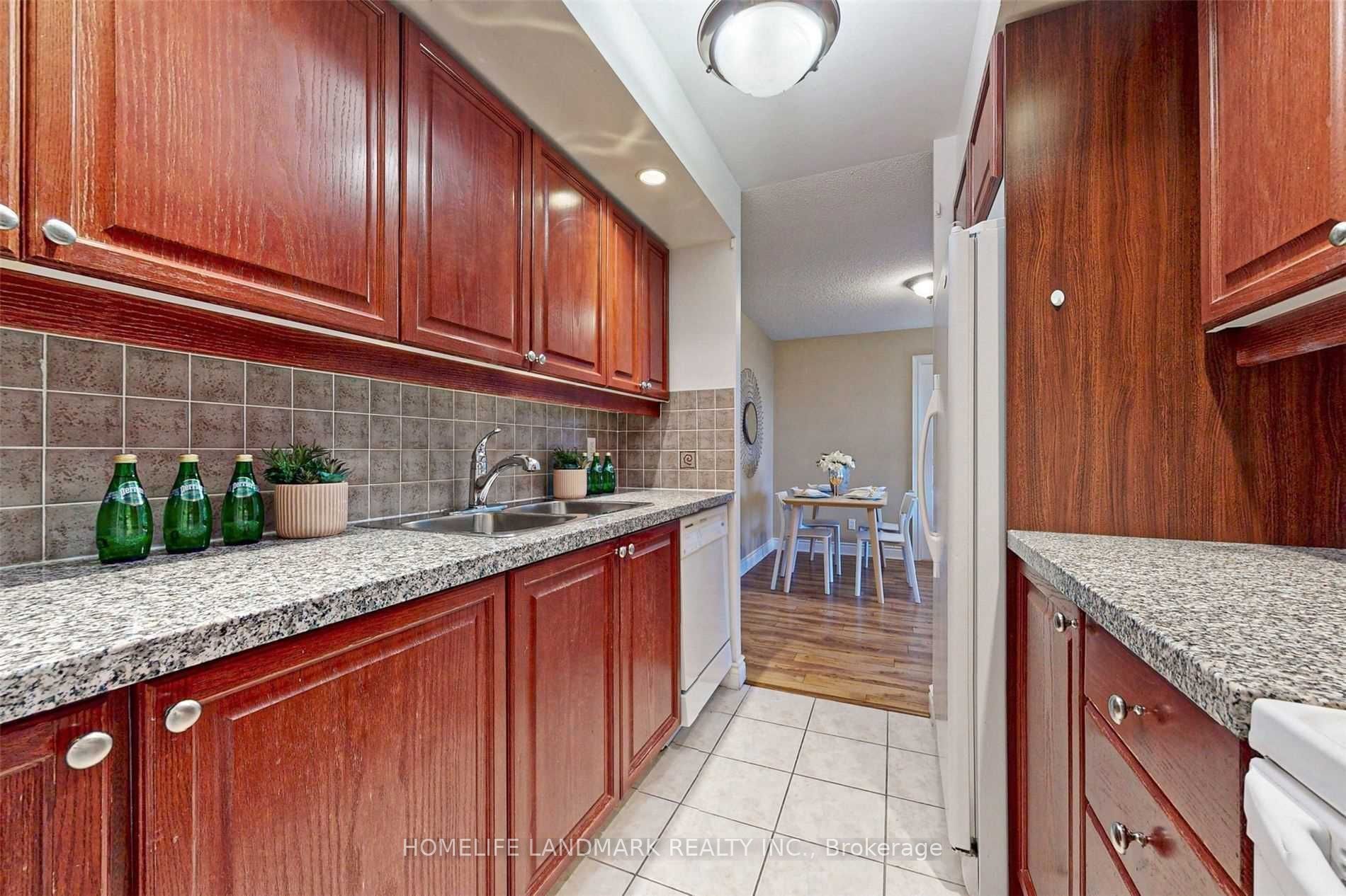 10 Northtown Way 501, Toronto, ON M2N 7L4 photo 4