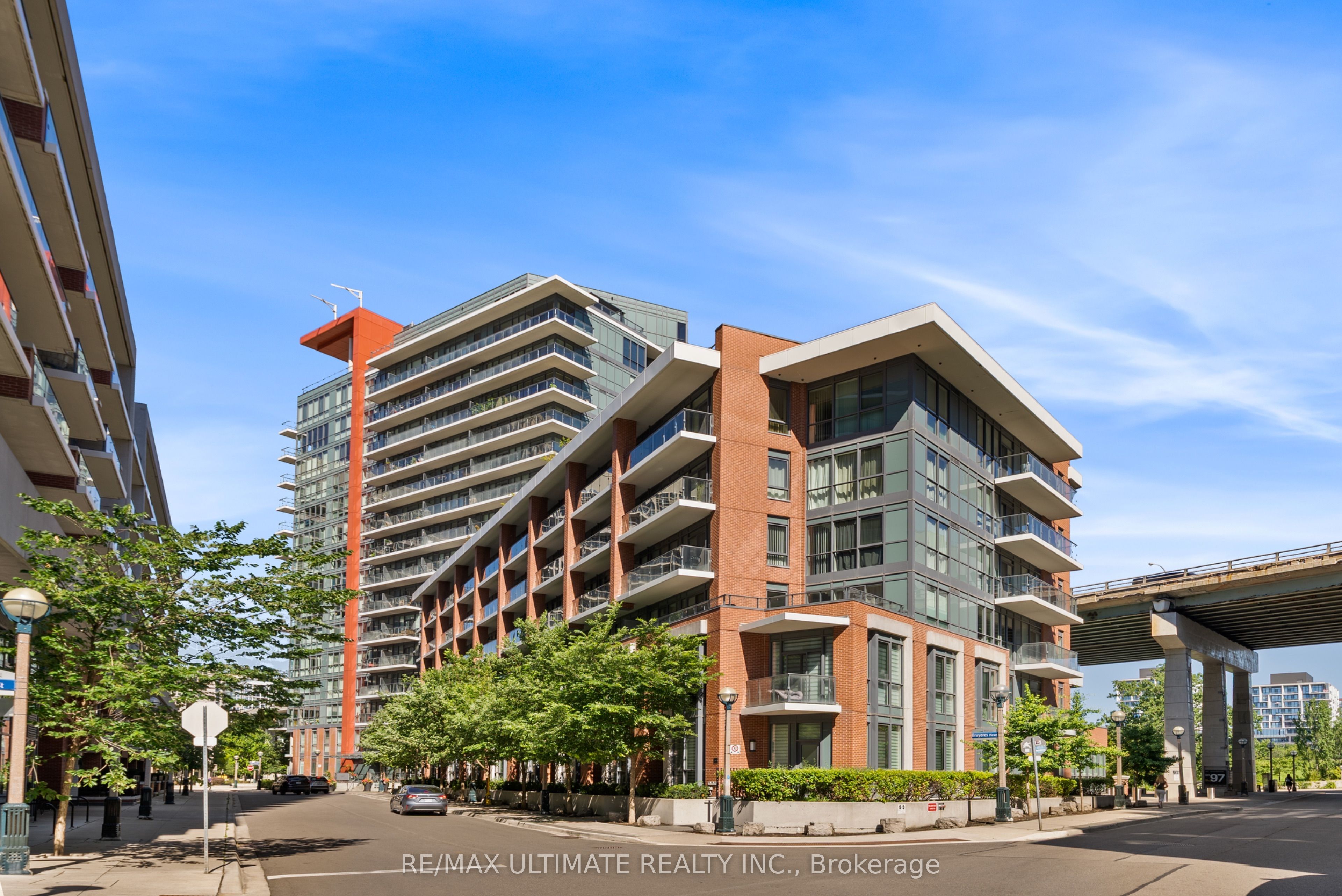 50 Bruyeres Mews 1001, Toronto, ON M5V 0A7