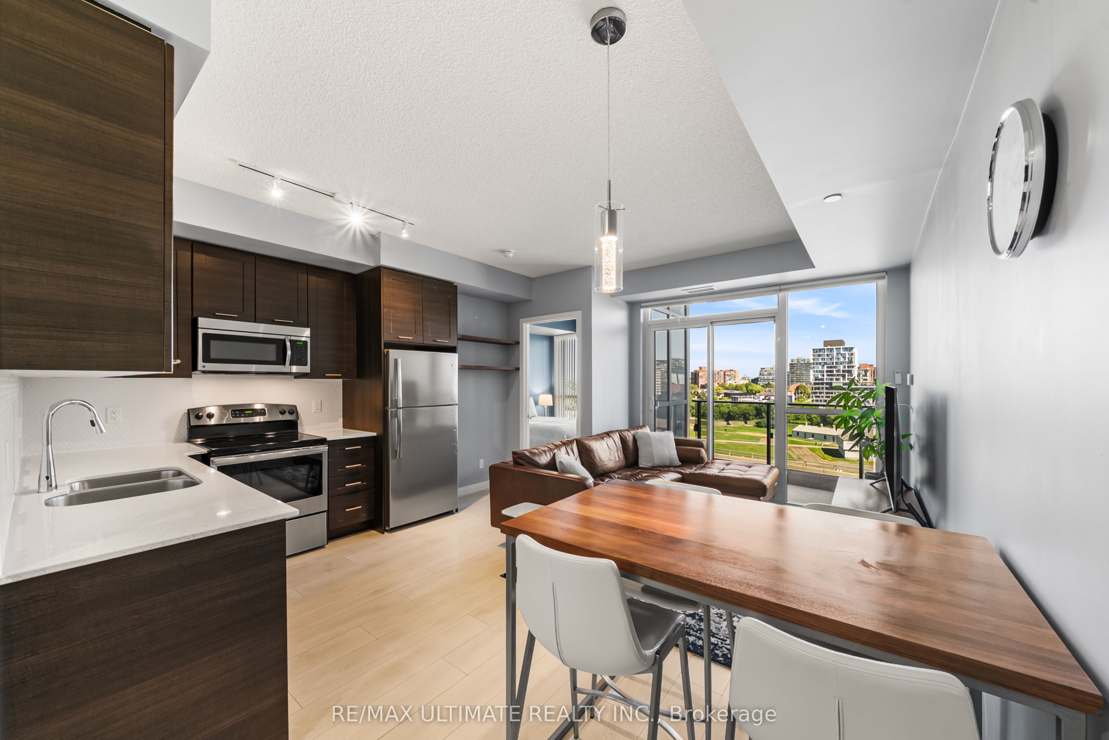50 Bruyeres Mews 1001, Toronto, ON M5V 0A7 photo 3