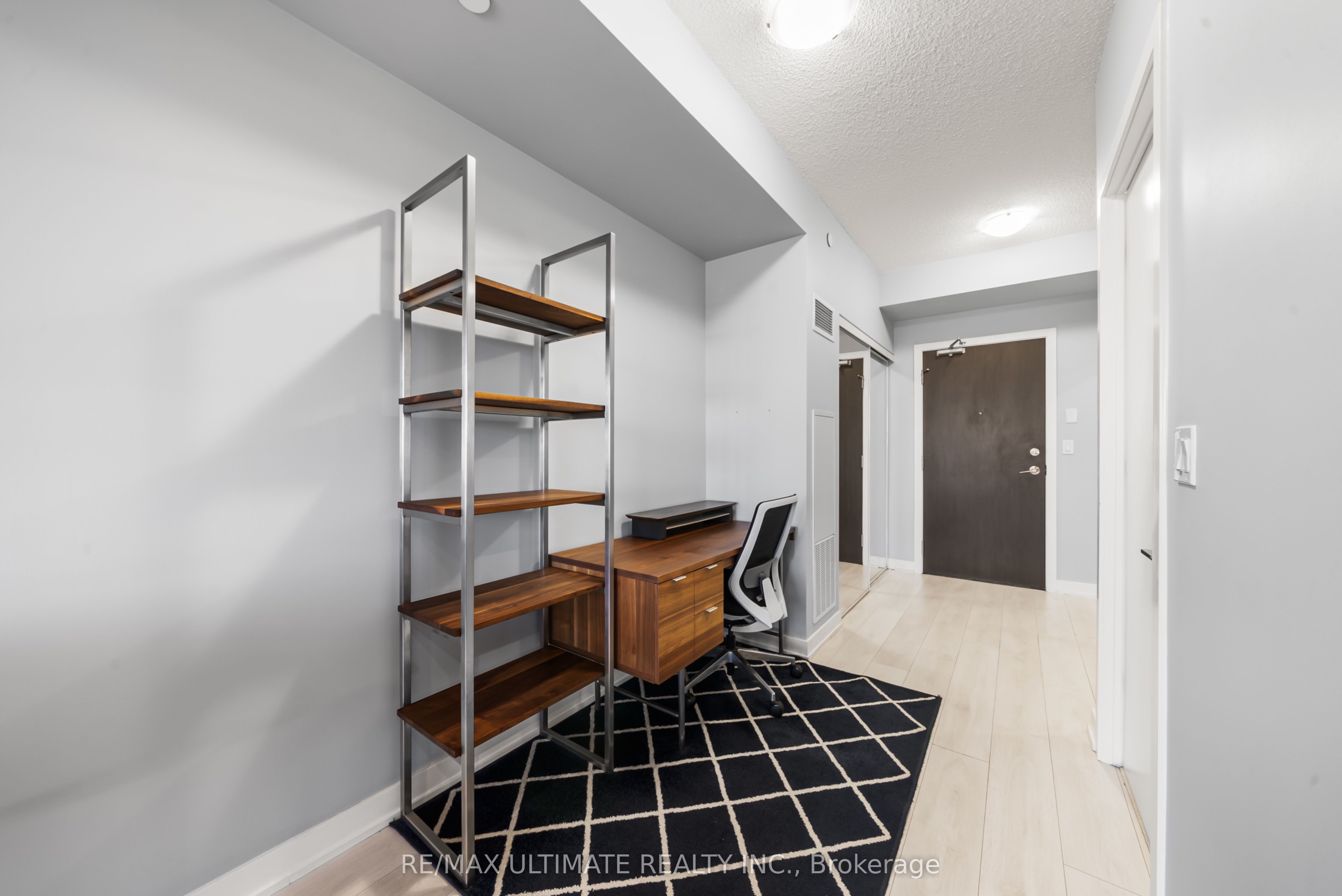 50 Bruyeres Mews 1001, Toronto, ON M5V 0A7 photo 5