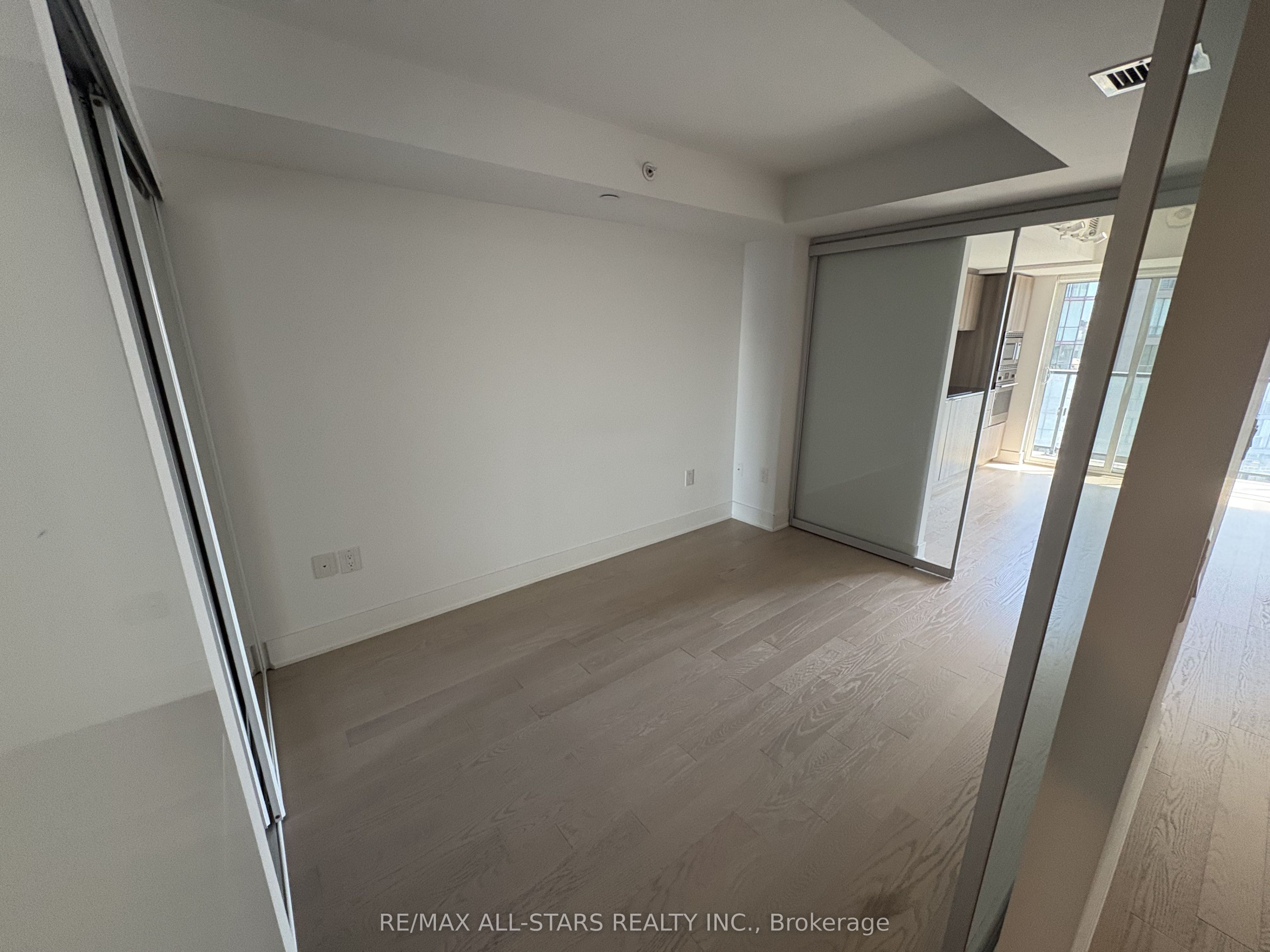 955 Bay Street 2102, Toronto, ON M5S 2A2 photo 5
