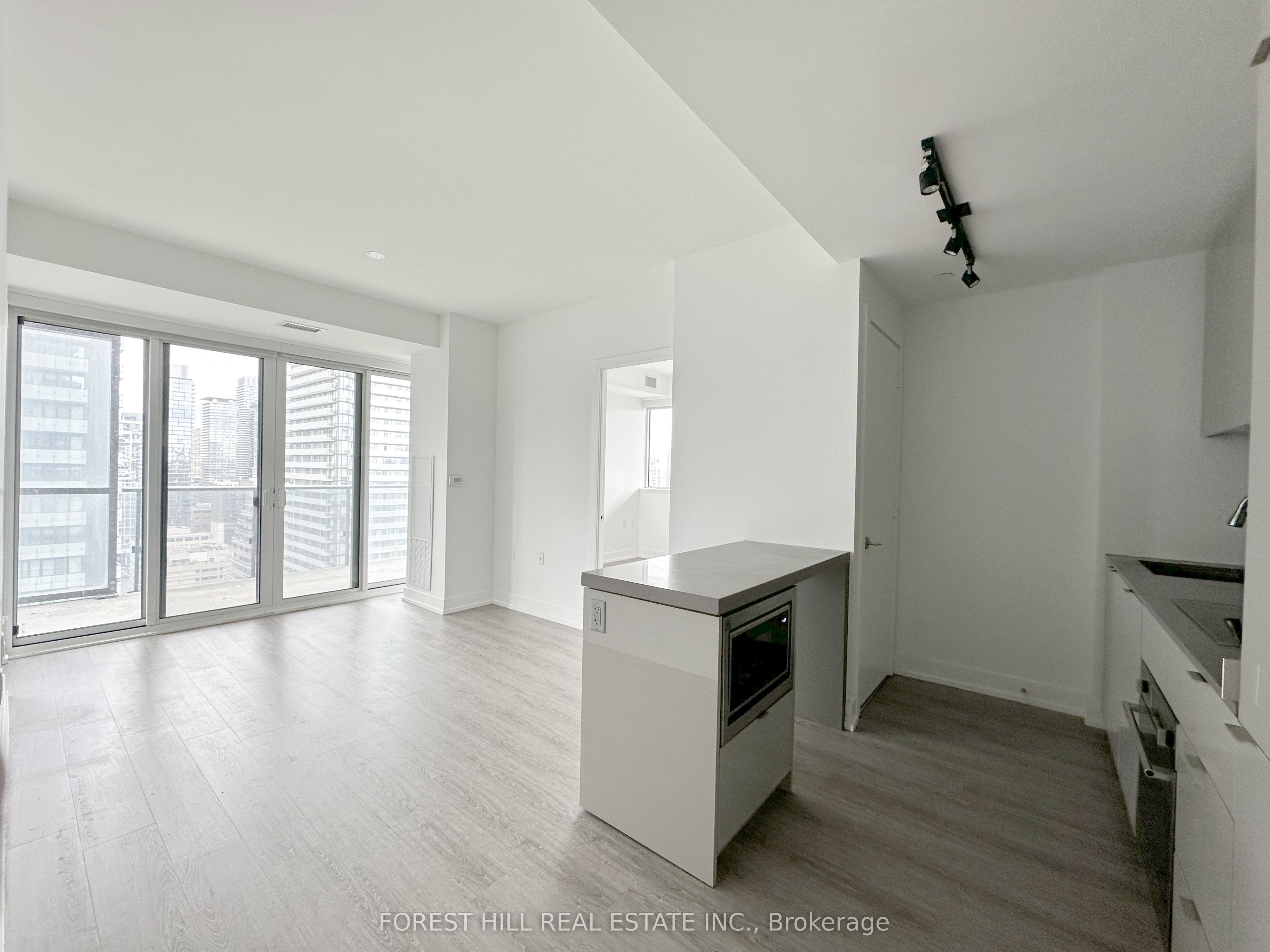 7 Grenville Street 2505, Toronto, ON M4Y 0E9 photo 2