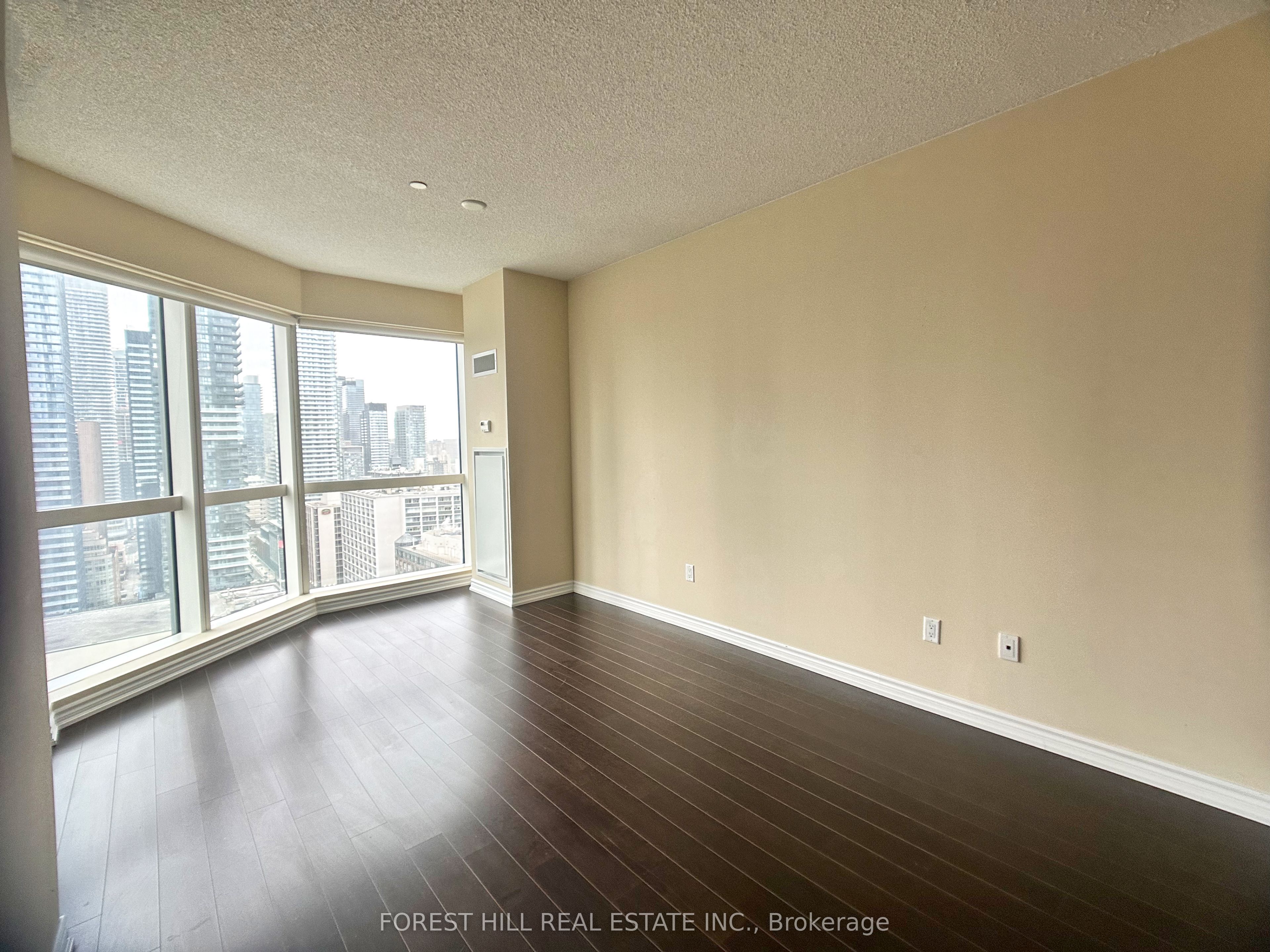 386 Yonge Street 3416, Toronto, ON M5B 0A5 photo 3