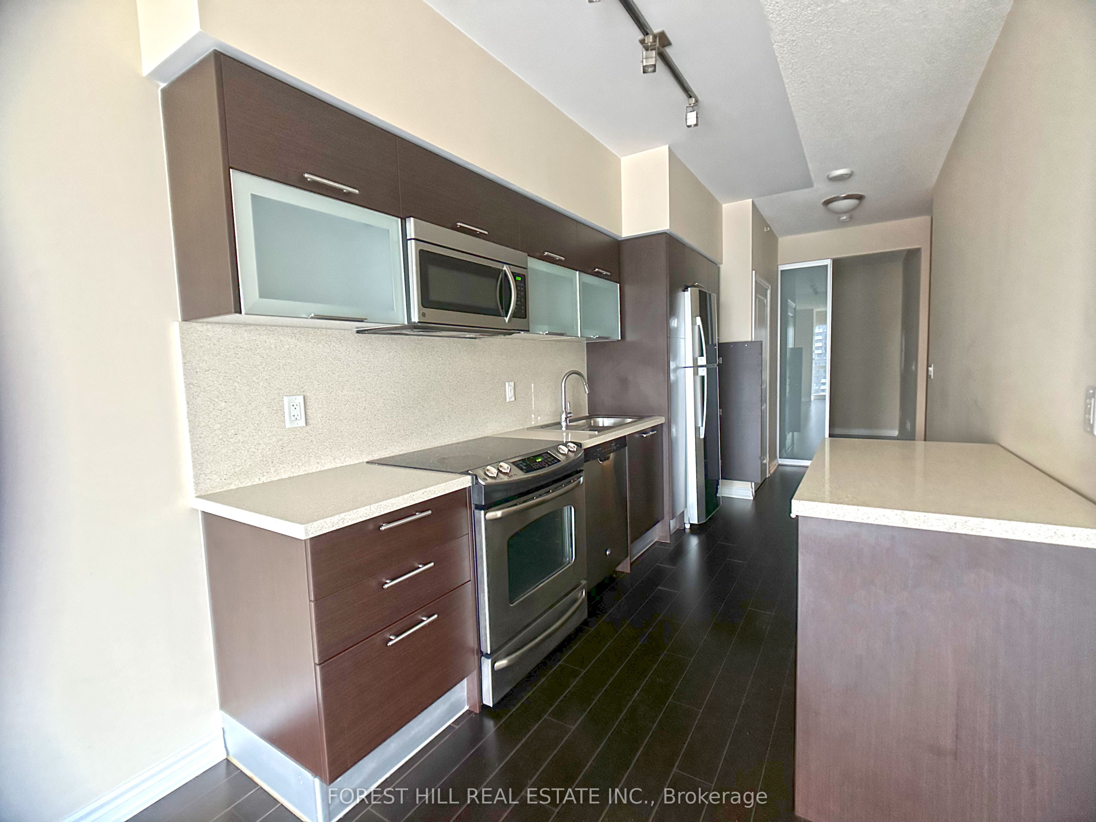 386 Yonge Street 3416, Toronto, ON M5B 0A5 photo 4