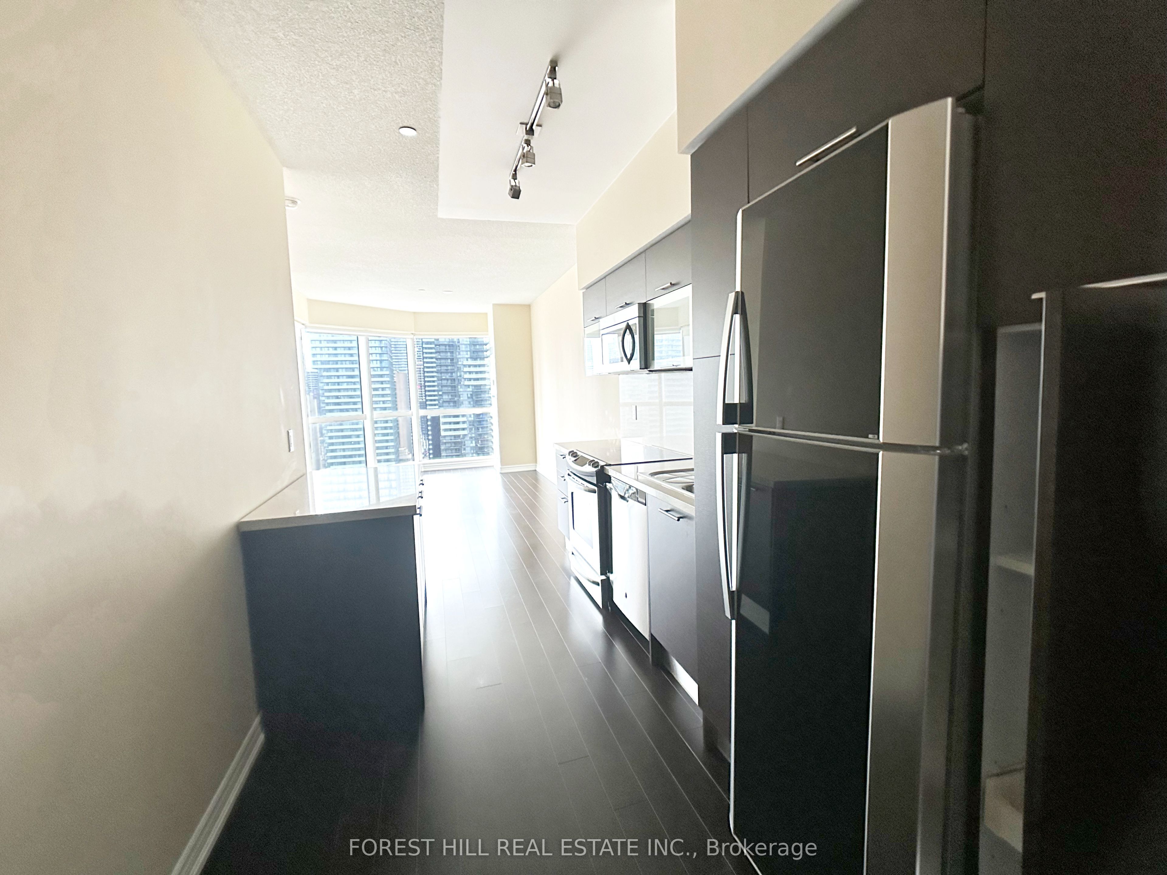386 Yonge Street 3416, Toronto, ON M5B 0A5 photo 5
