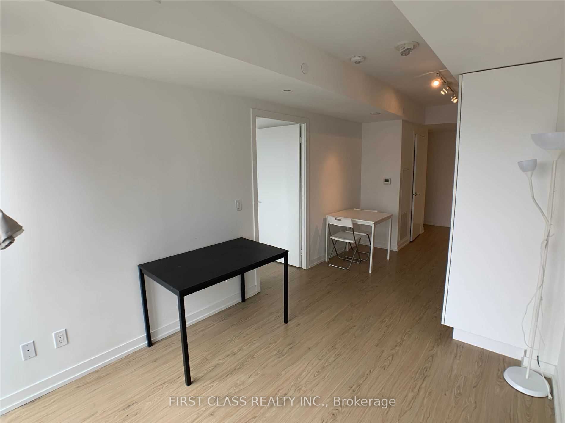 85 Wood Street 1515, Toronto, ON M4Y 0E8 photo 5