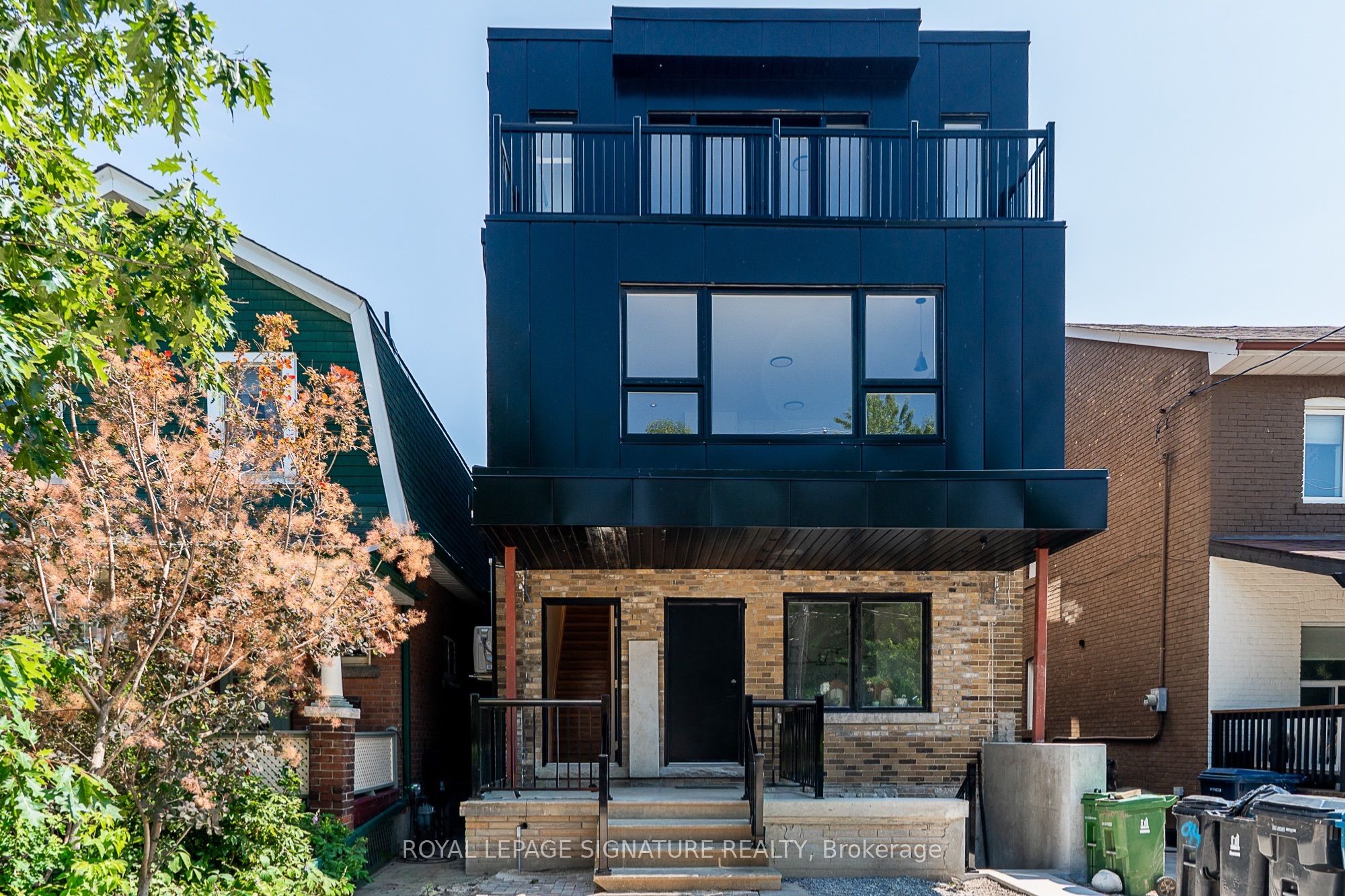 7 Earnscliffe Road #5, Toronto, ON M6E 1J4