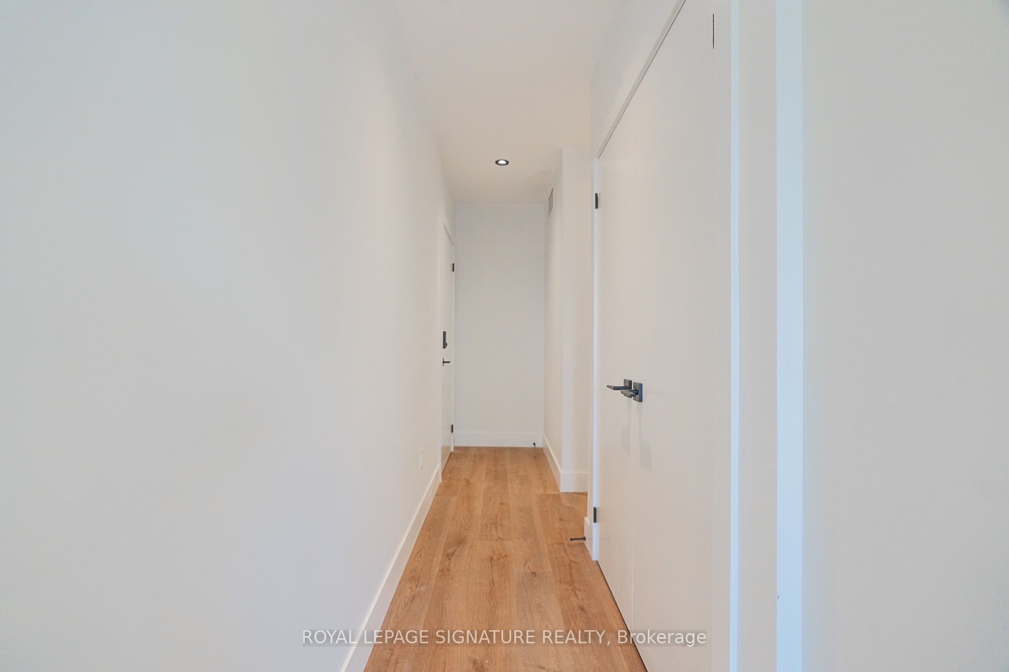 7 Earnscliffe Road #5, Toronto, ON M6E 1J4 photo 4