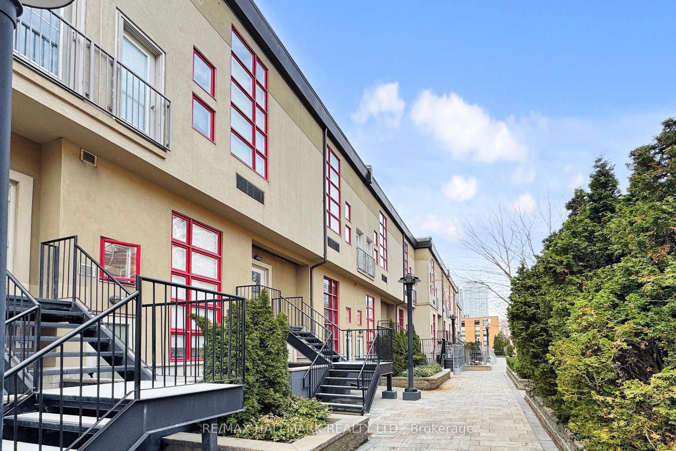 21 Earl Street 314, Toronto, ON M4Y 3C8 photo 3