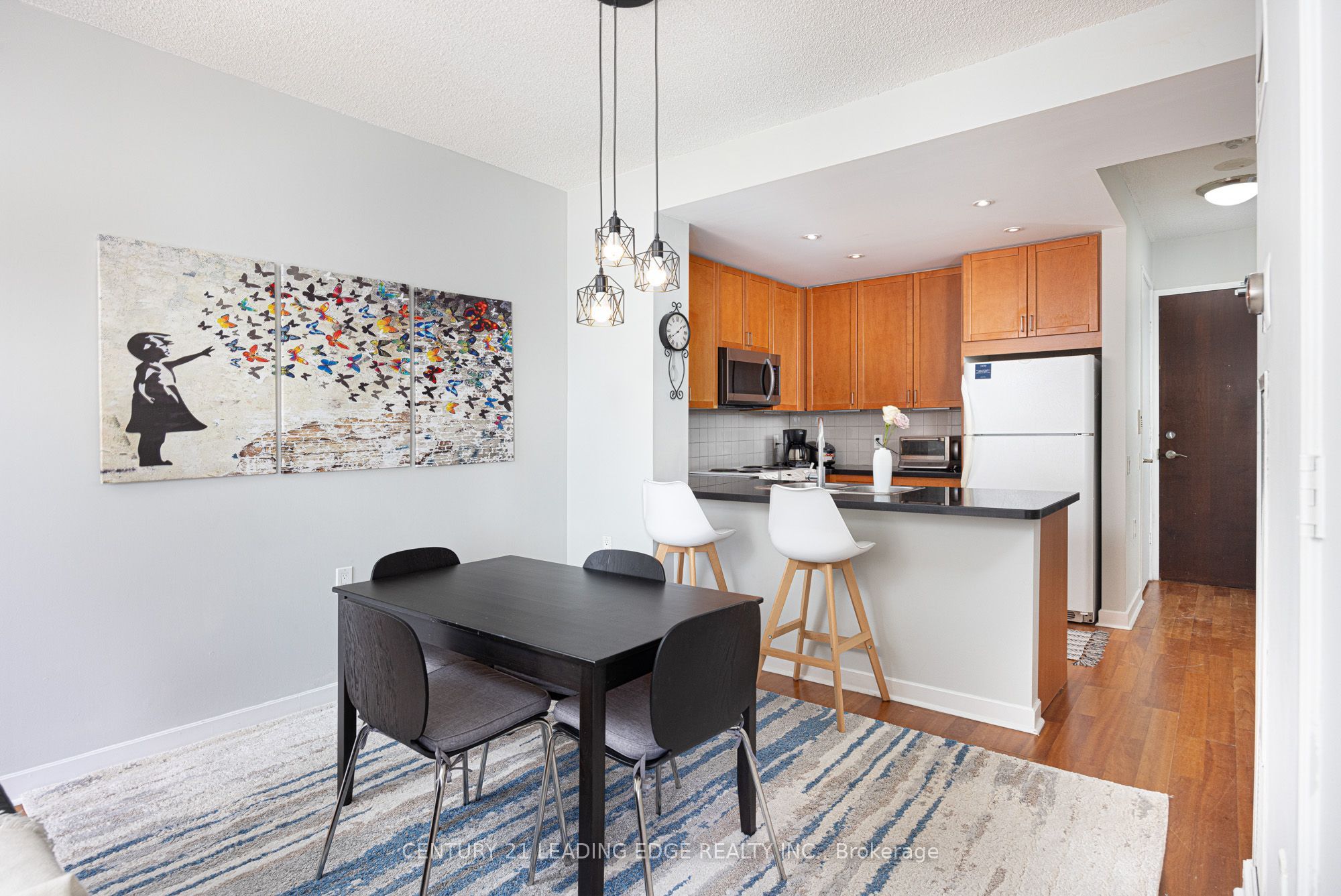 85 Bloor Street E 1413, Toronto, ON M4W 3Y1 photo 2