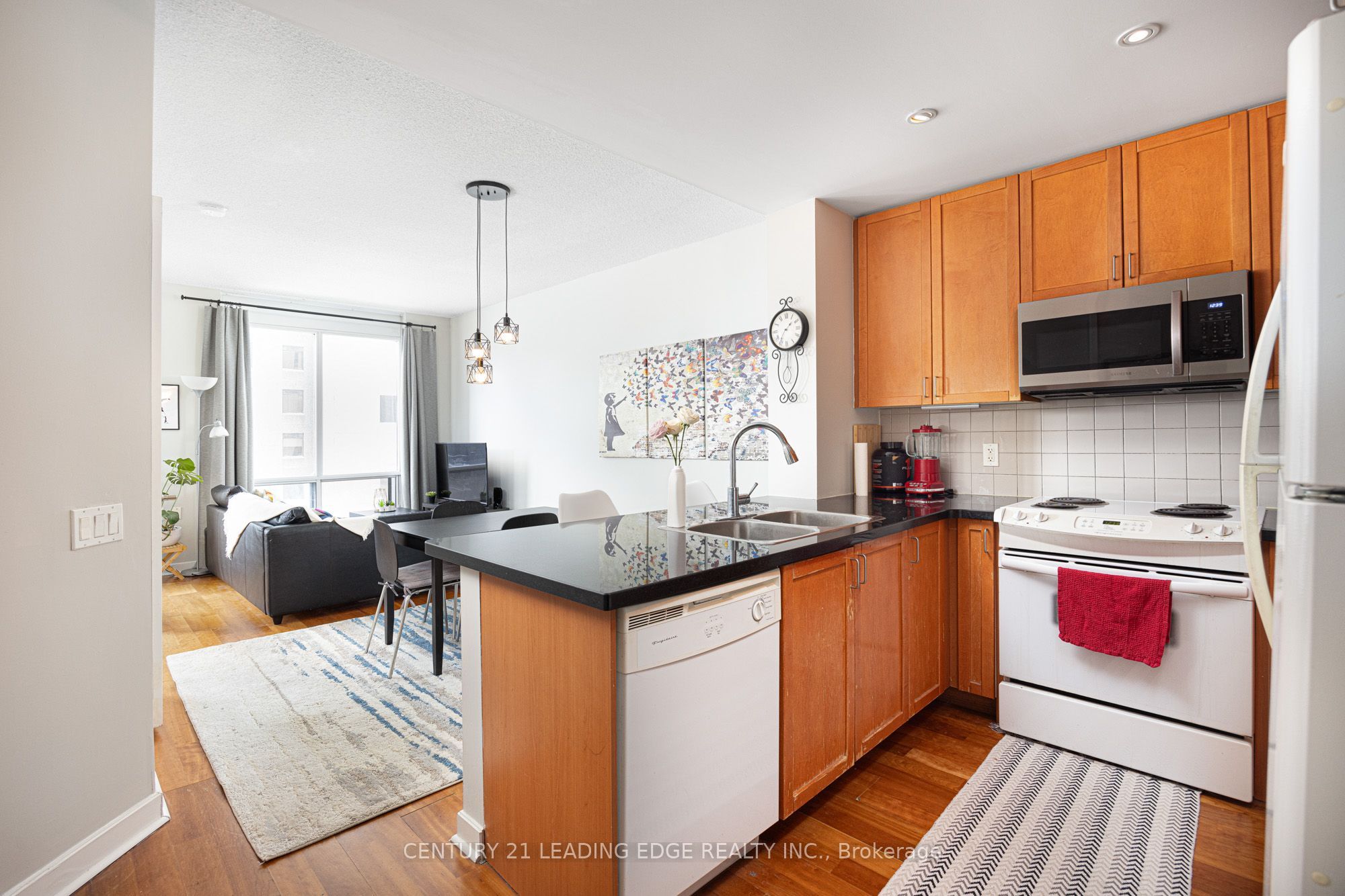 85 Bloor Street E 1413, Toronto, ON M4W 3Y1 photo 4