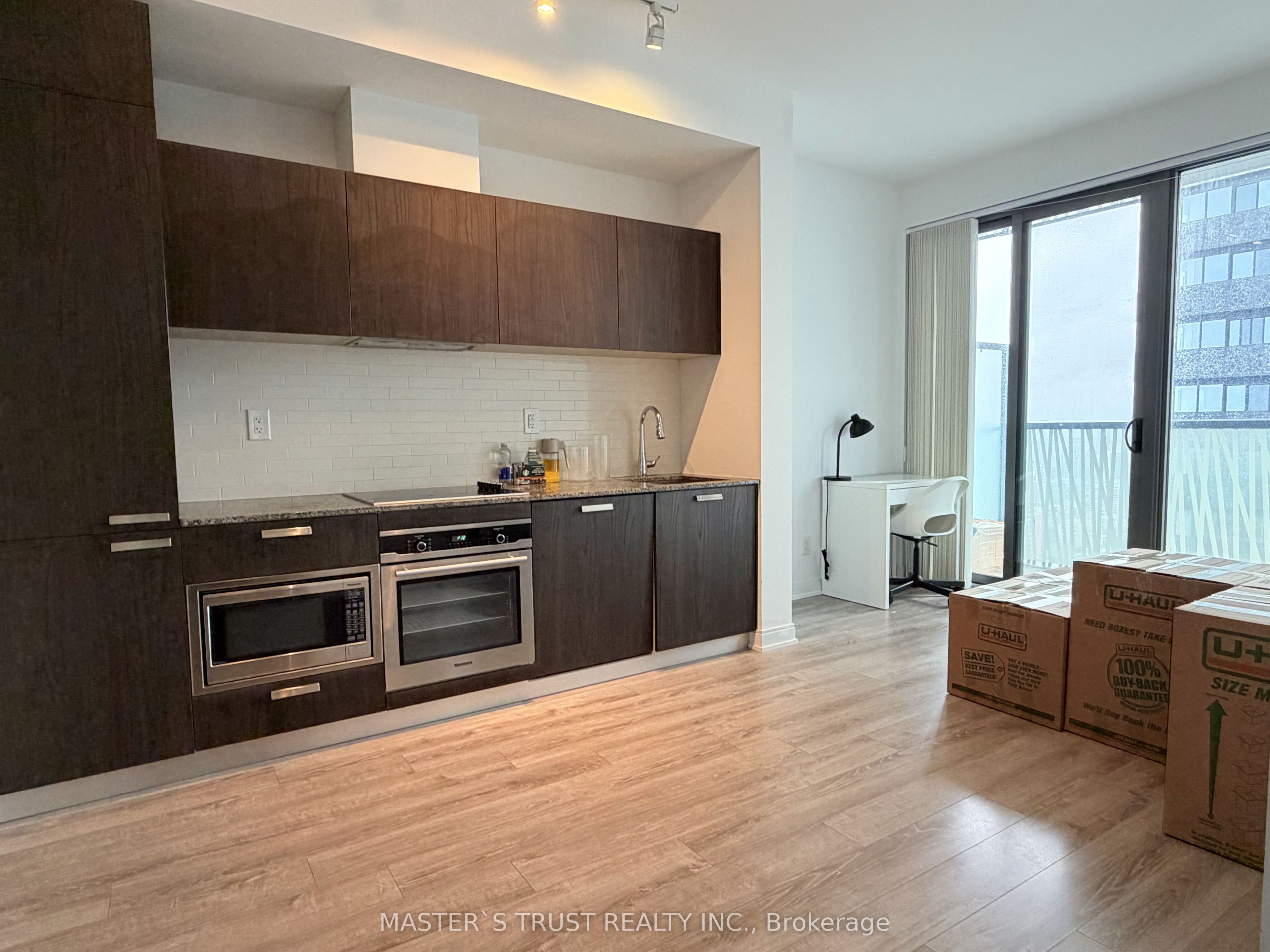50 Charles Street E 3204, Toronto, ON M4Y 0C3 photo 2