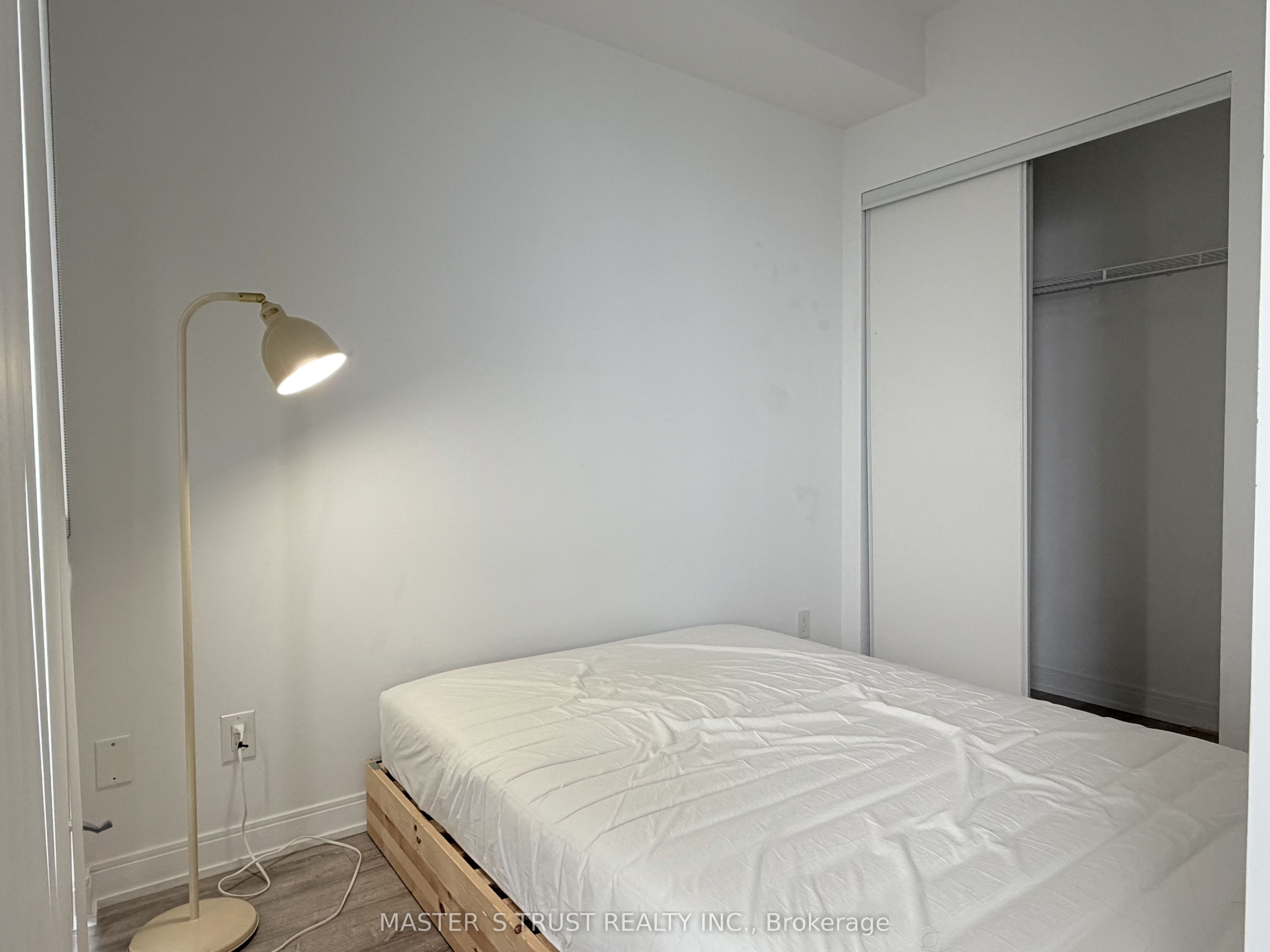50 Charles Street E 3204, Toronto, ON M4Y 0C3 photo 5