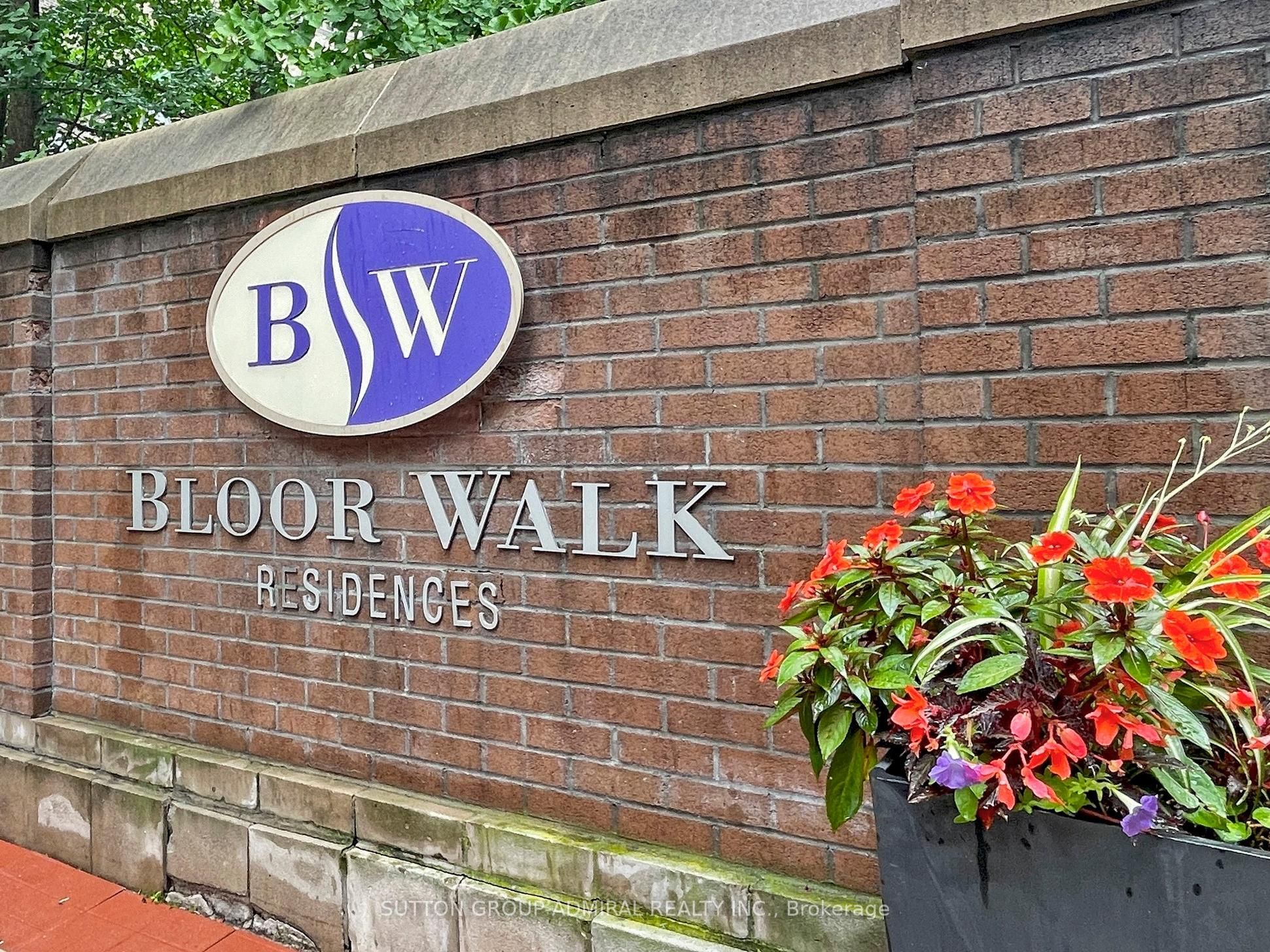 100 Hayden Street 812, Toronto, ON M4Y 3C7