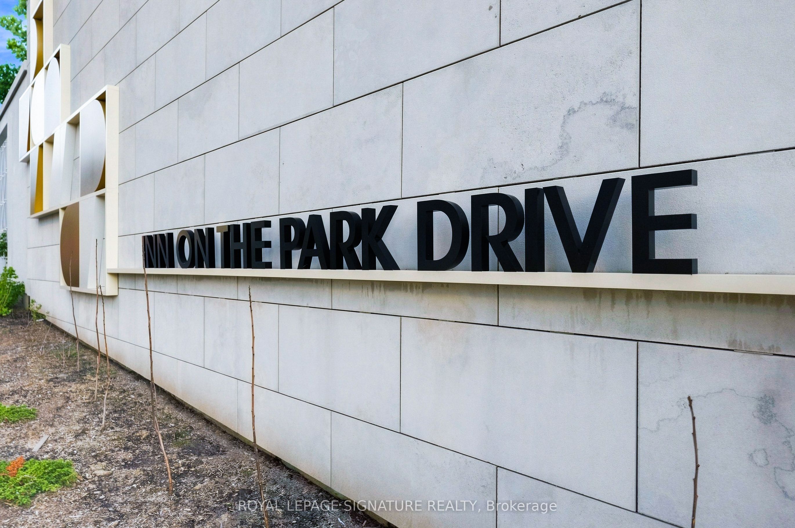 10 Inn On the Park Drive 2709, Toronto, ON M3C 0P9 photo 2