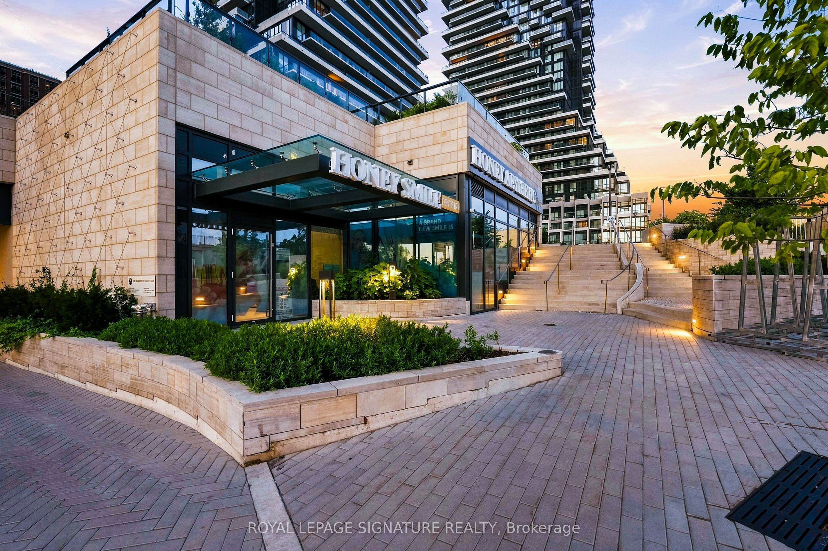 10 Inn On the Park Drive 2709, Toronto, ON M3C 0P9 photo 3