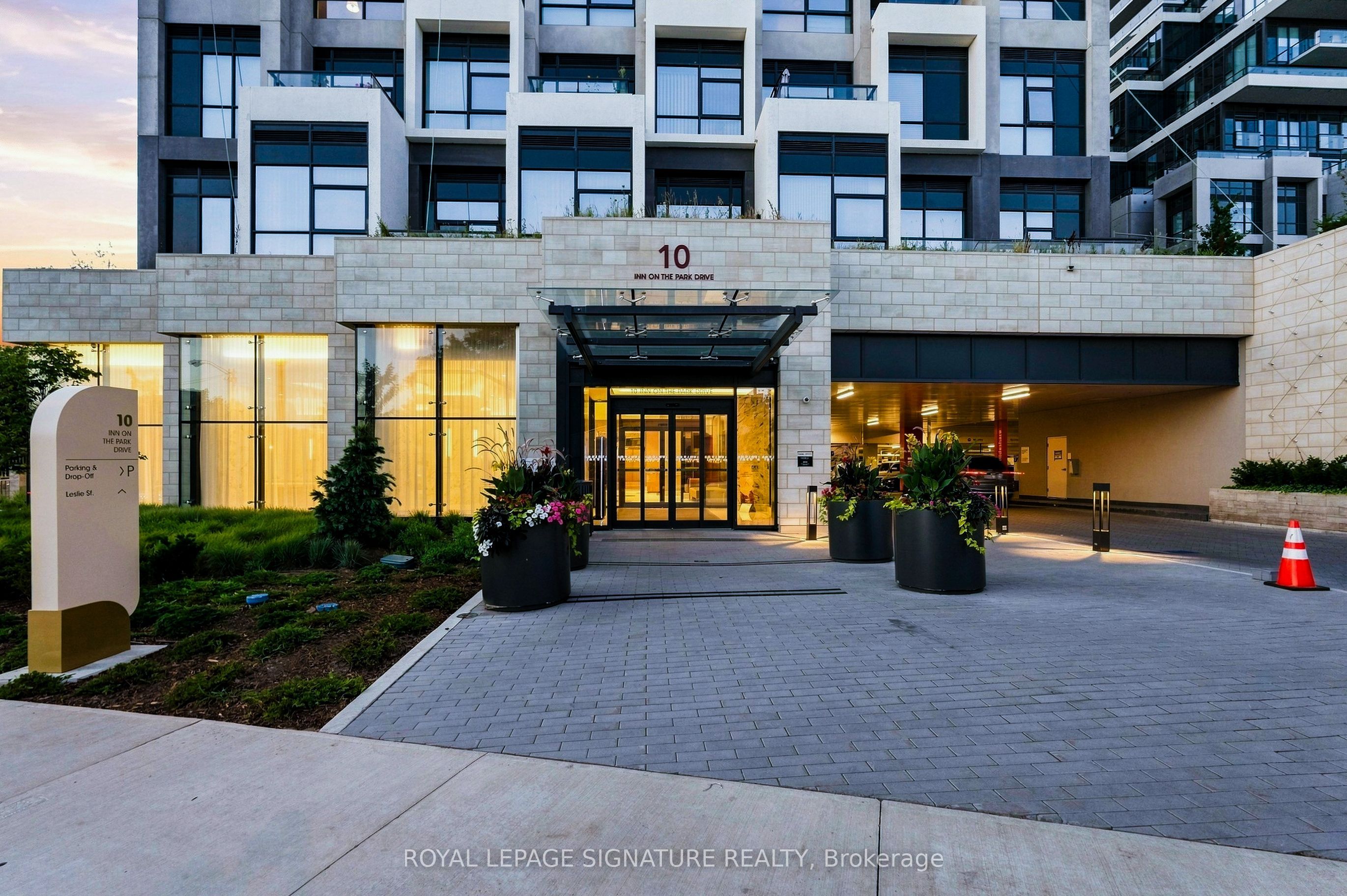 10 Inn On the Park Drive 2709, Toronto, ON M3C 0P9 photo 4