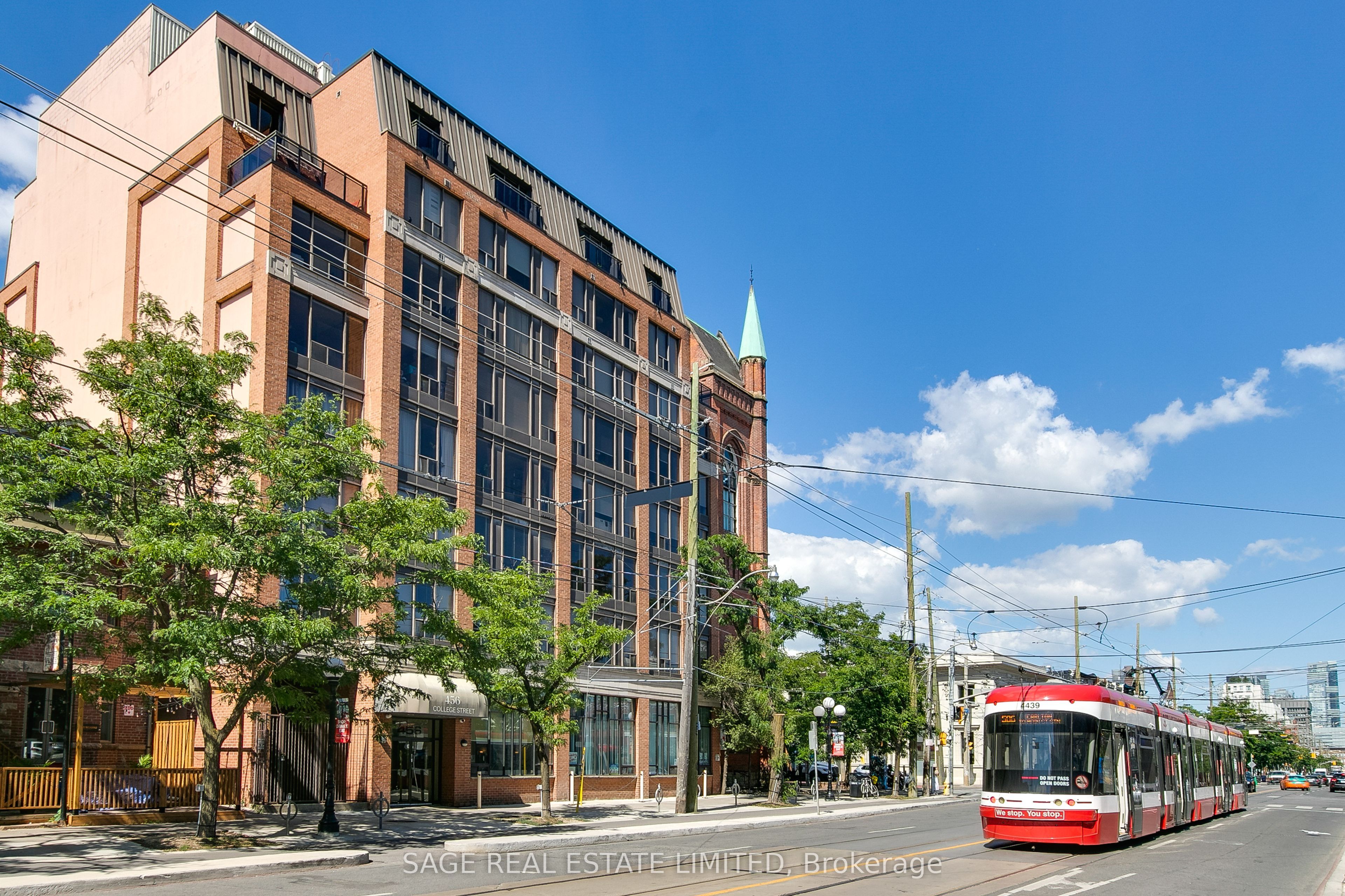 456 College Street 801, Toronto, ON M6G 4A3