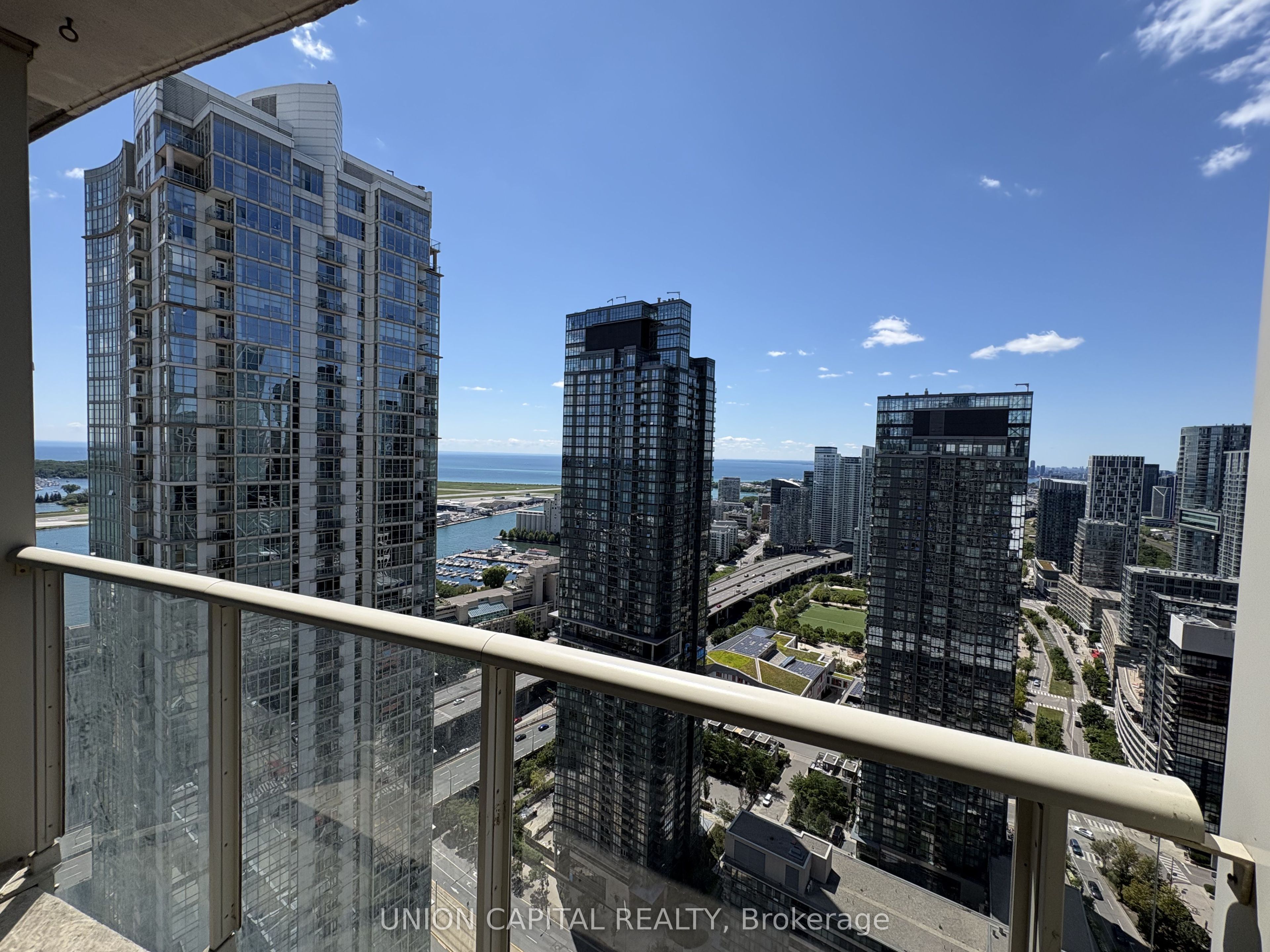 10 Navy Wharf Court 4501, Toronto, ON M5V 3V2 photo 4