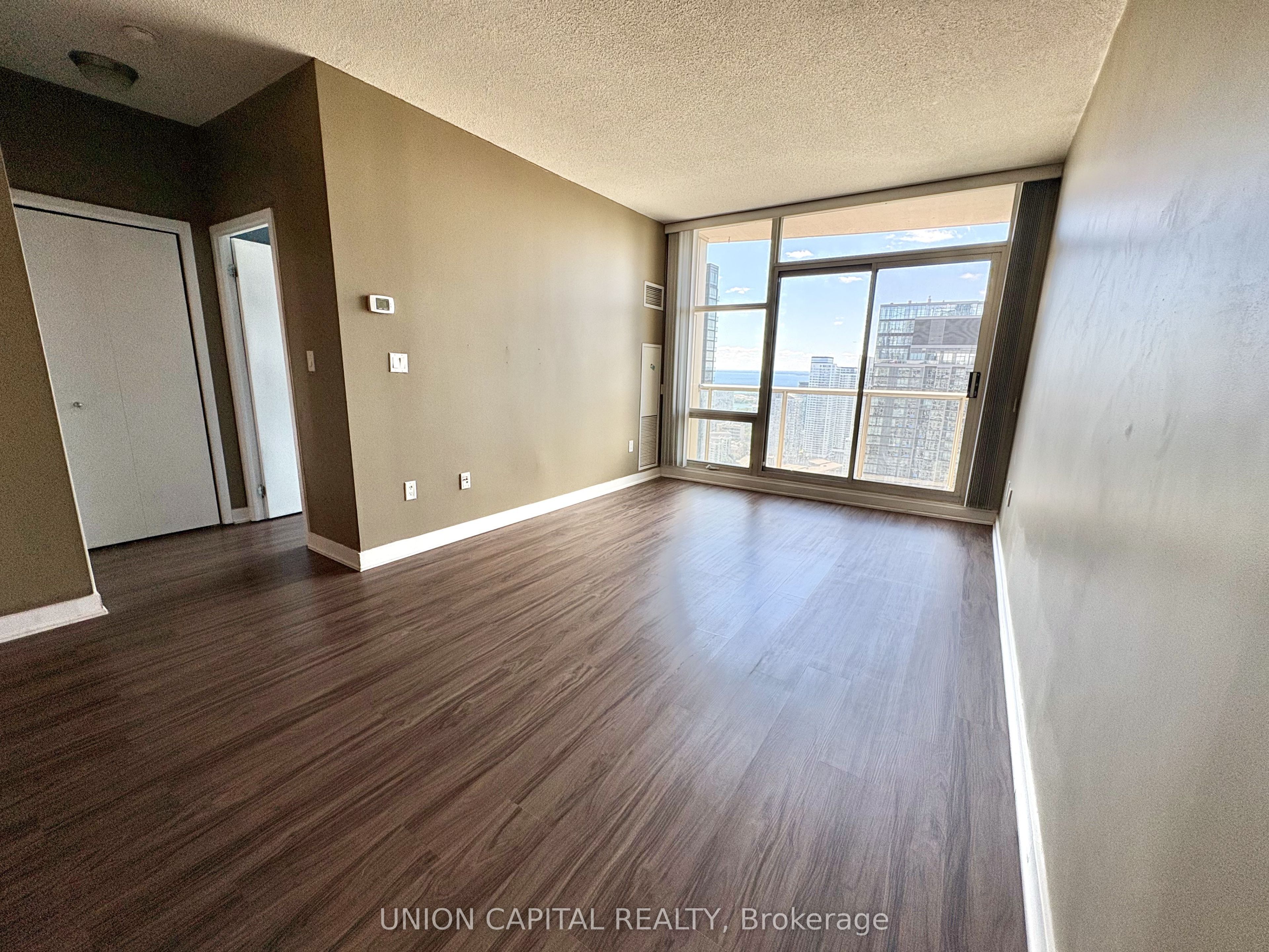 10 Navy Wharf Court 4501, Toronto, ON M5V 3V2 photo 5