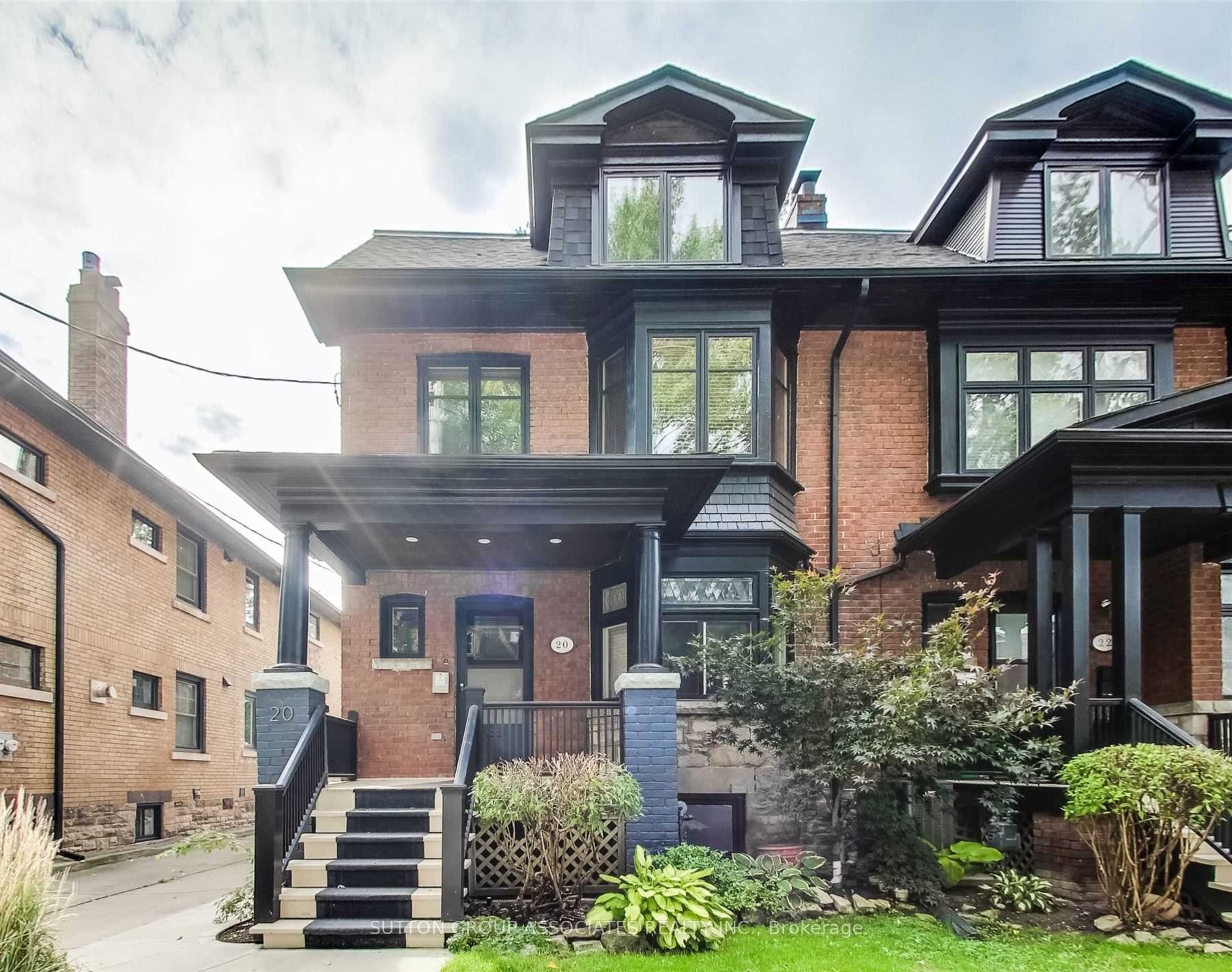 20 Kendal Avenue Lower, Toronto, ON M5R 1L7 photo 2