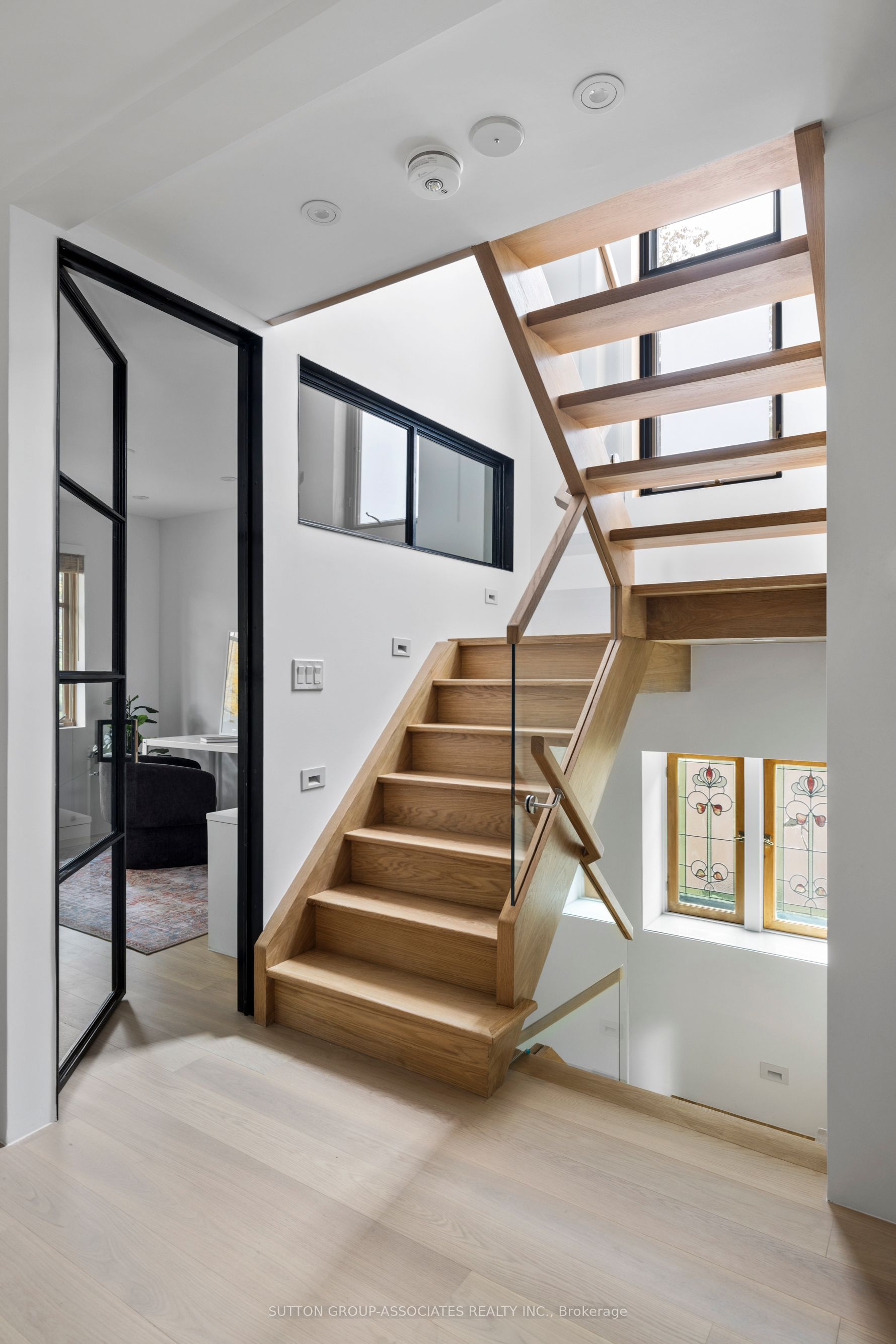 20 Kendal Avenue Lower, Toronto, ON M5R 1L7 photo 5