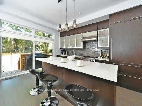 128 Montgomery Avenue, Toronto, ON M4R 1E2 photo 3
