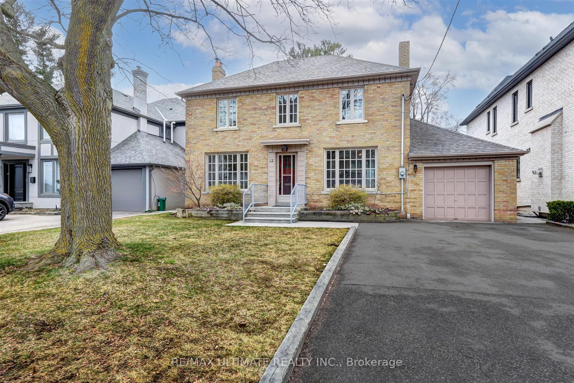 12 Tregellis Road, Toronto, ON M3H 1K2