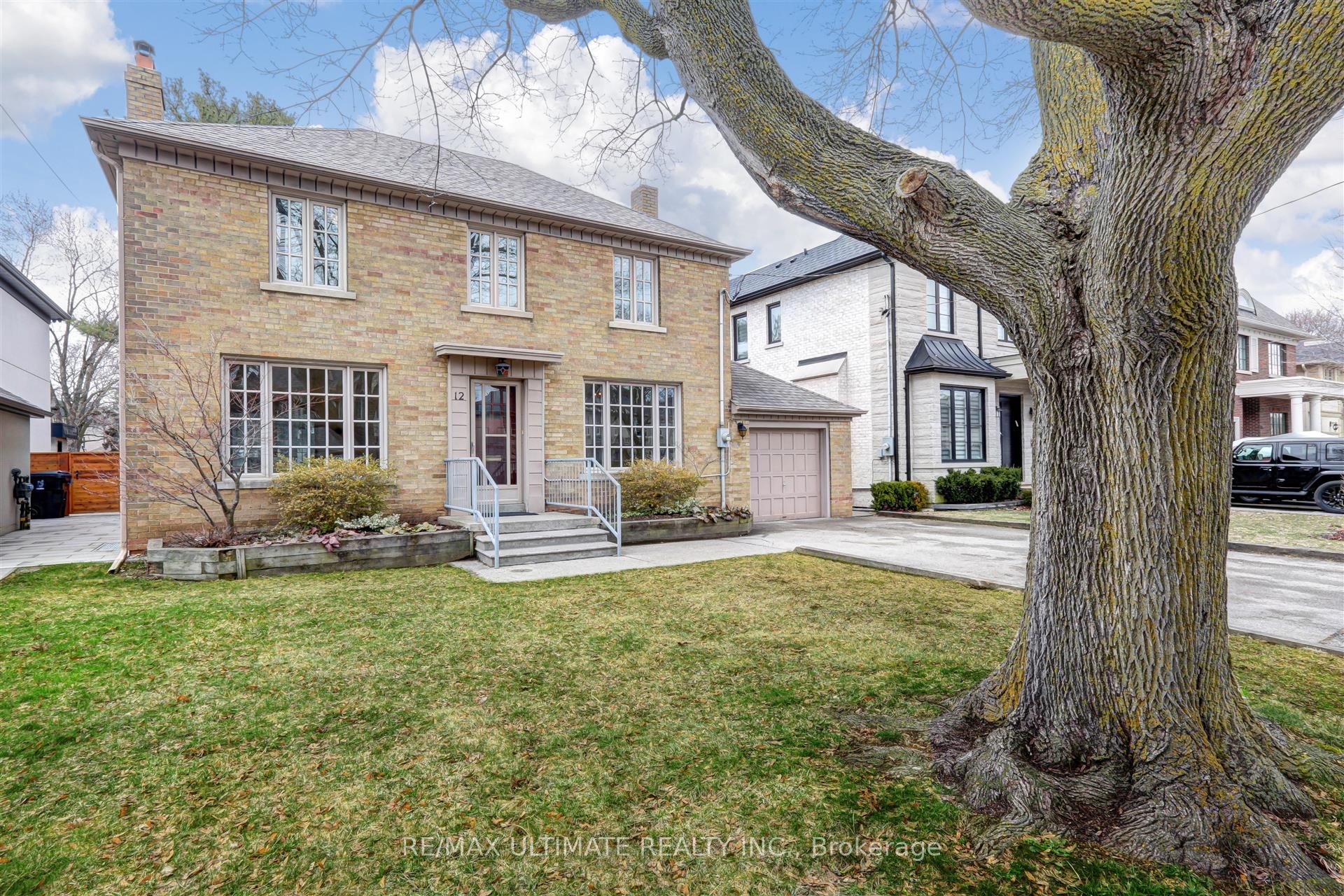 12 Tregellis Road, Toronto, ON M3H 1K2 photo 2