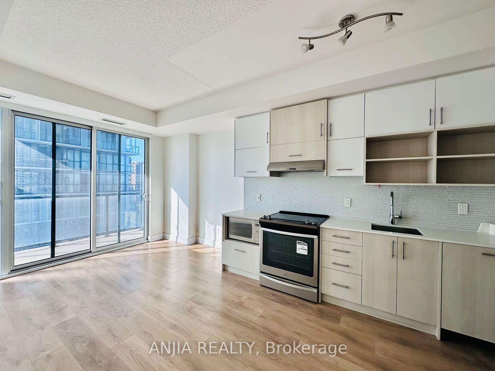 150 Fairview Mall Drive 703, Toronto, ON M2J 4T1 photo 3