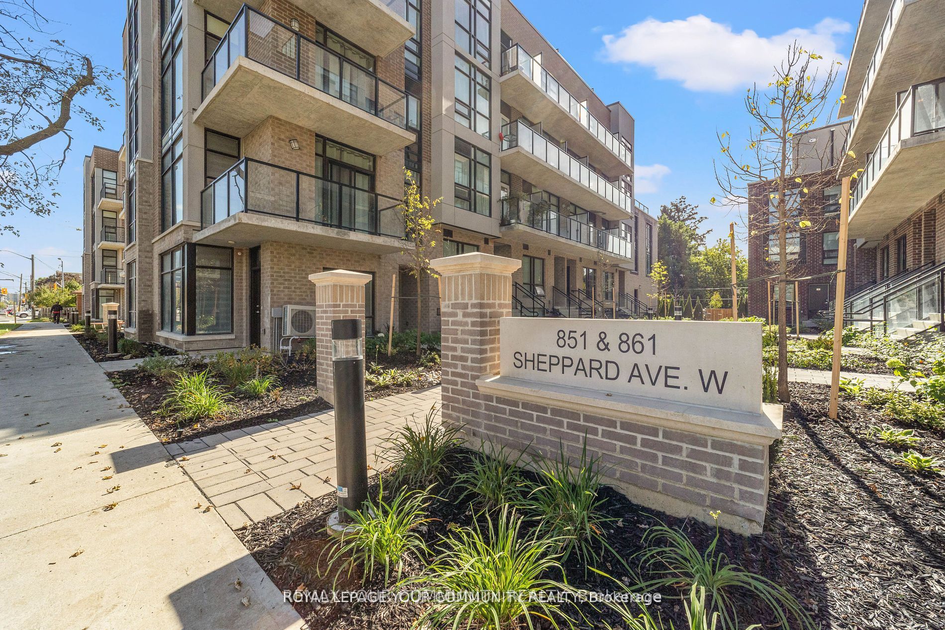 11-851 Sheppard Avenue 3rd, Toronto, ON M3H 0G2