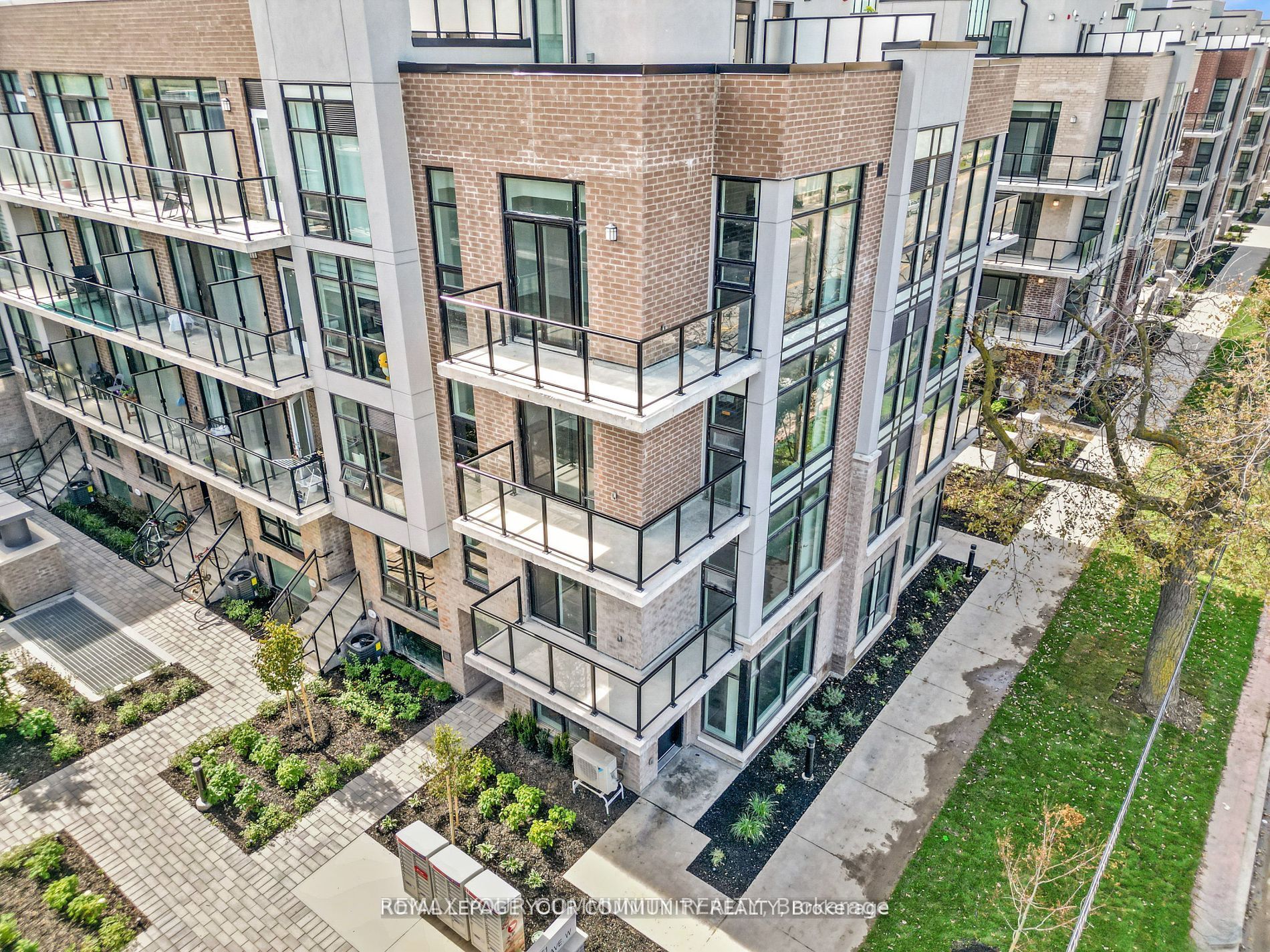 11-851 Sheppard Avenue 3rd, Toronto, ON M3H 0G2 photo 4