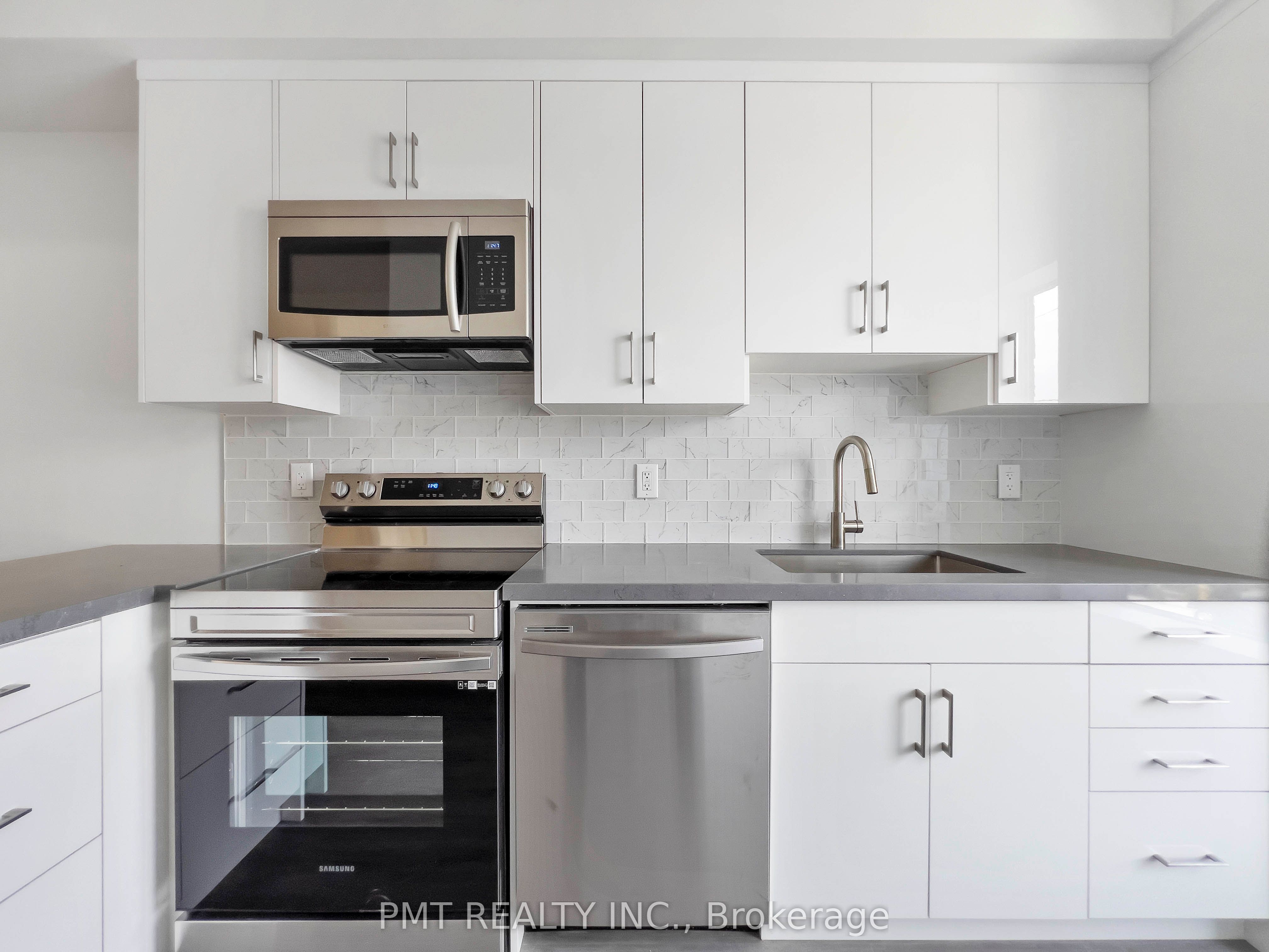531 Delaware Avenue N 1FM, Toronto, ON M6H 2V3 photo 2