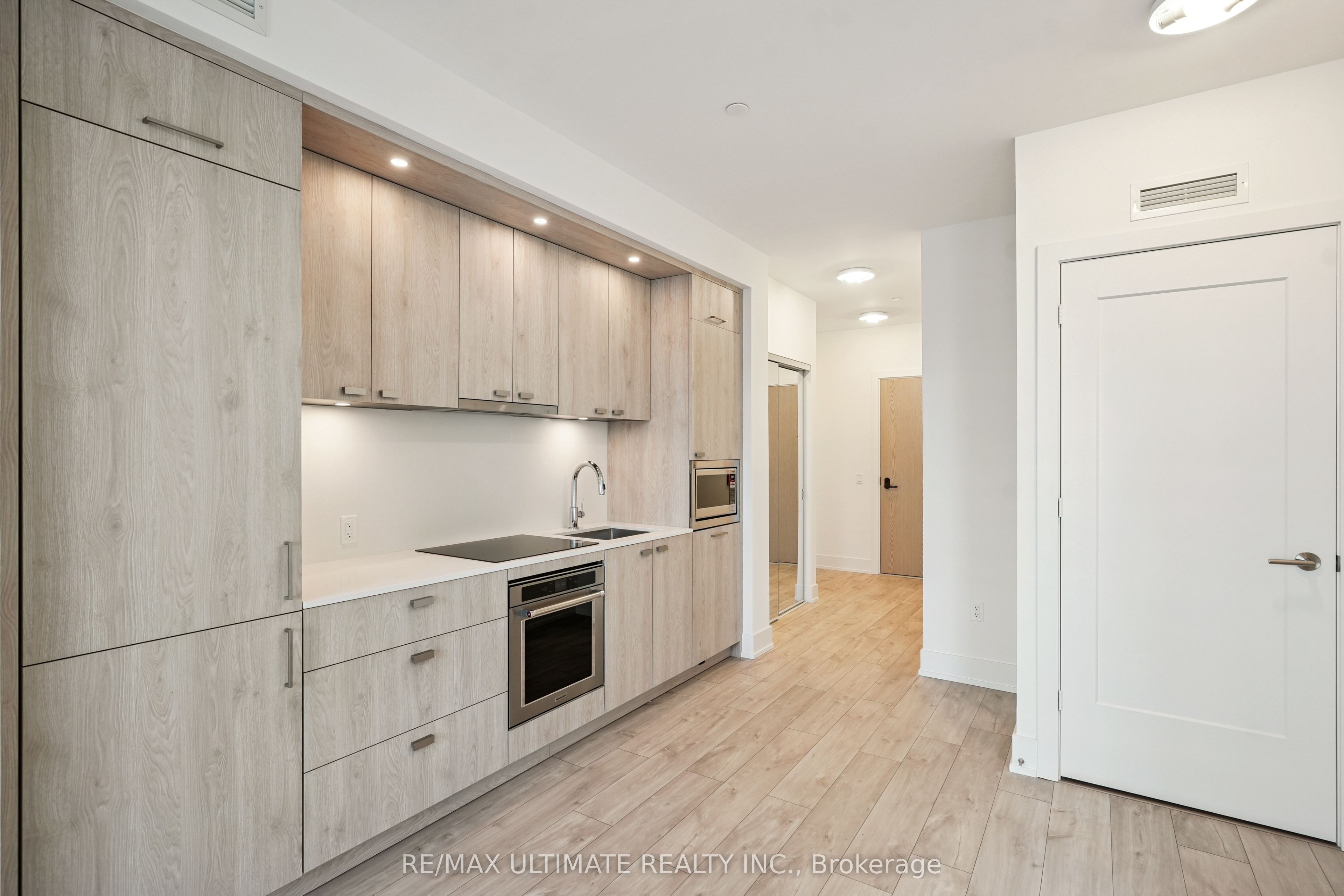 10 Inn On The Park Drive 3105, Toronto, ON M3C 0P9 photo 5
