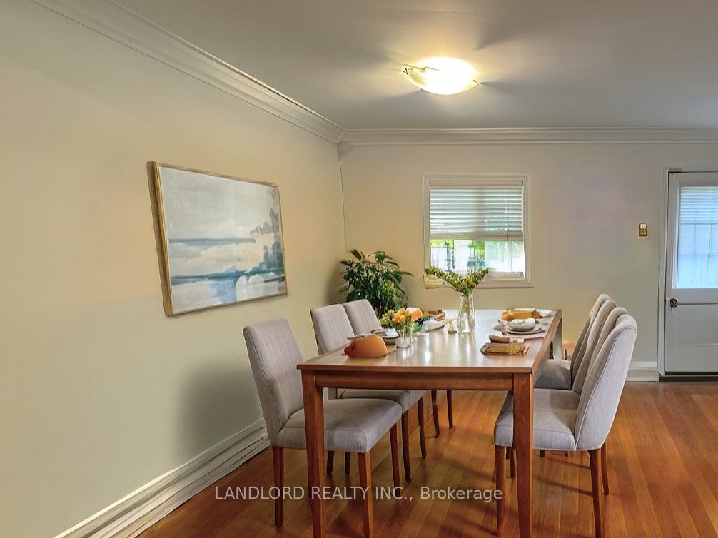 5 Lanbrooke Avenue, Toronto, ON M2R 2C5 photo 2