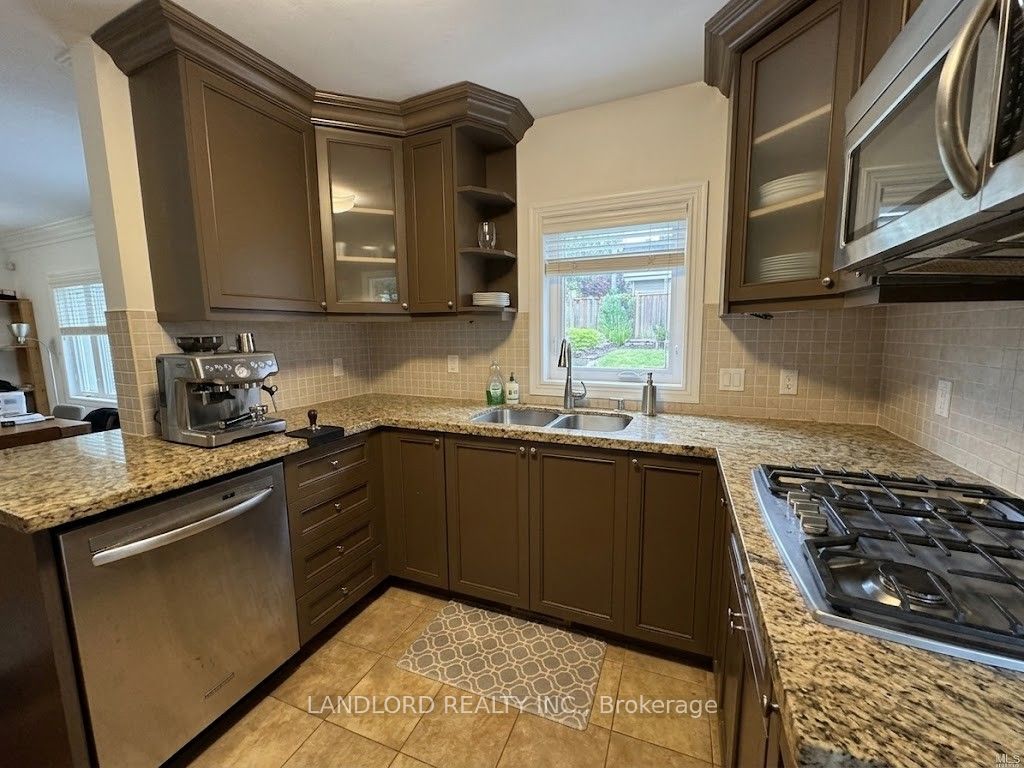 5 Lanbrooke Avenue, Toronto, ON M2R 2C5 photo 3