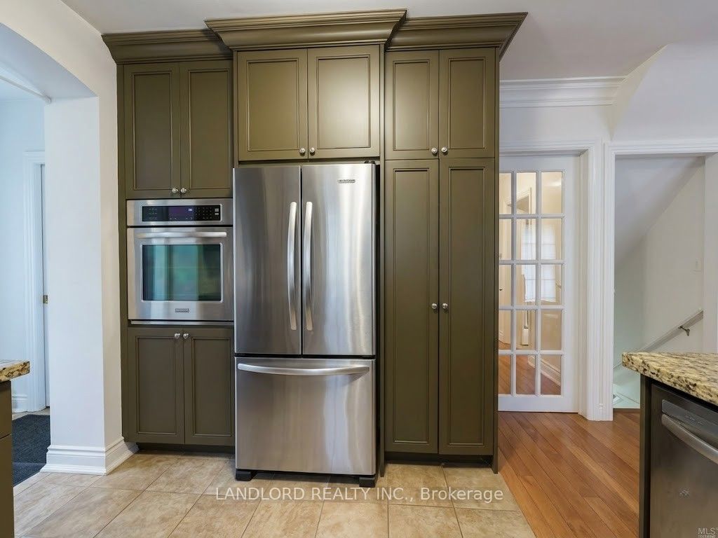 5 Lanbrooke Avenue, Toronto, ON M2R 2C5 photo 4