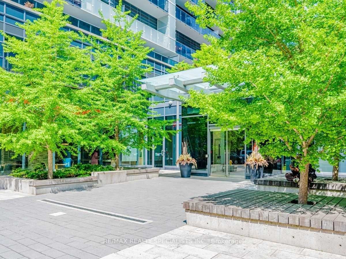 1030 King Street W 320, Toronto, ON M6K 0B4 photo 2