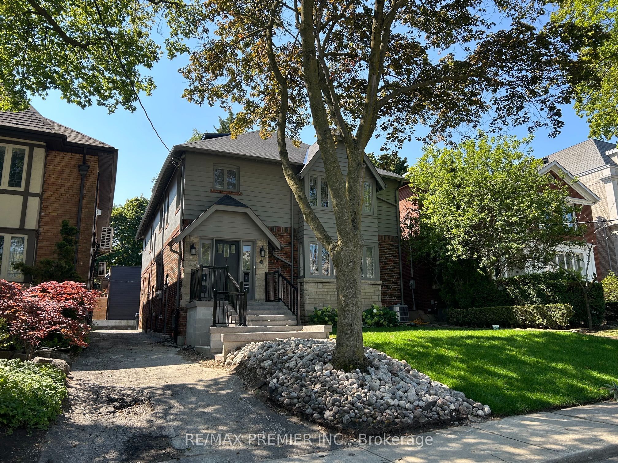 5 Killarney Road 3rd Floor, Toronto, ON M5P 1L7 photo 2