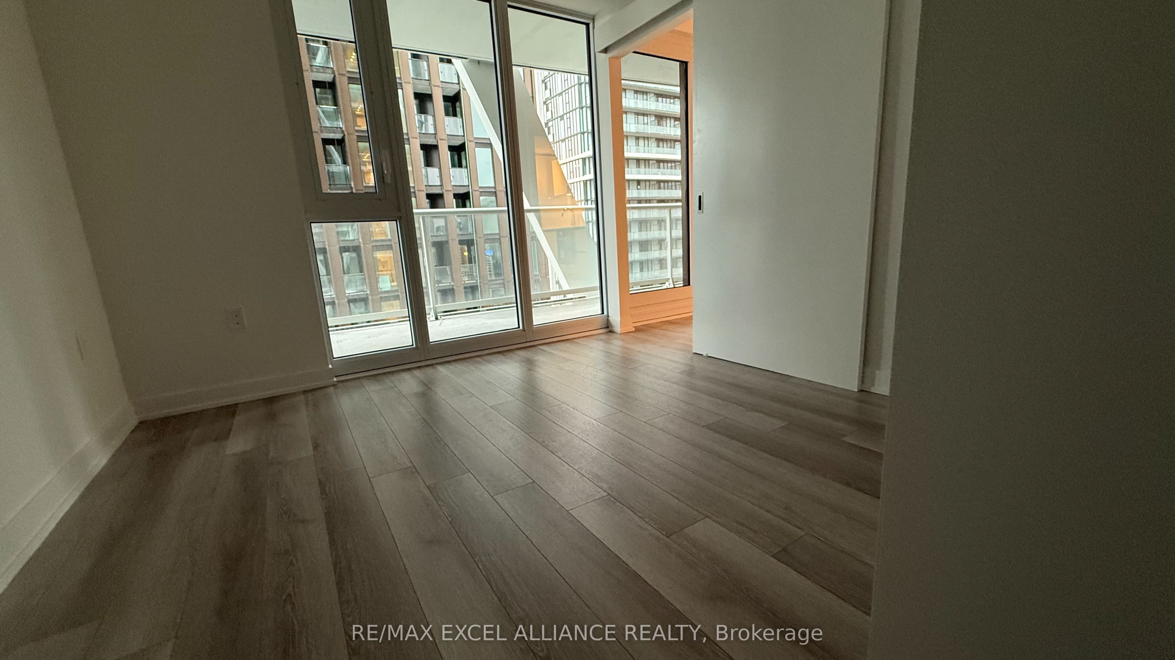 230 Simcoe Street 2611, Toronto, ON M5T 1T4 photo 2